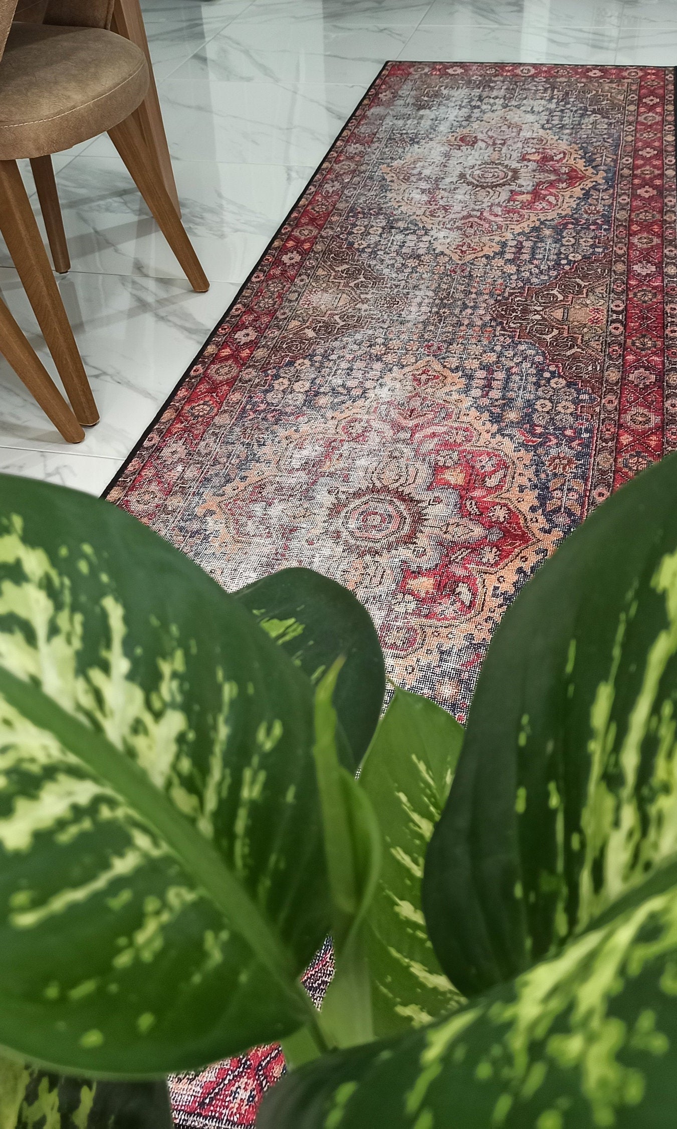 Amra2 Runner Oriental Red Runner Rug