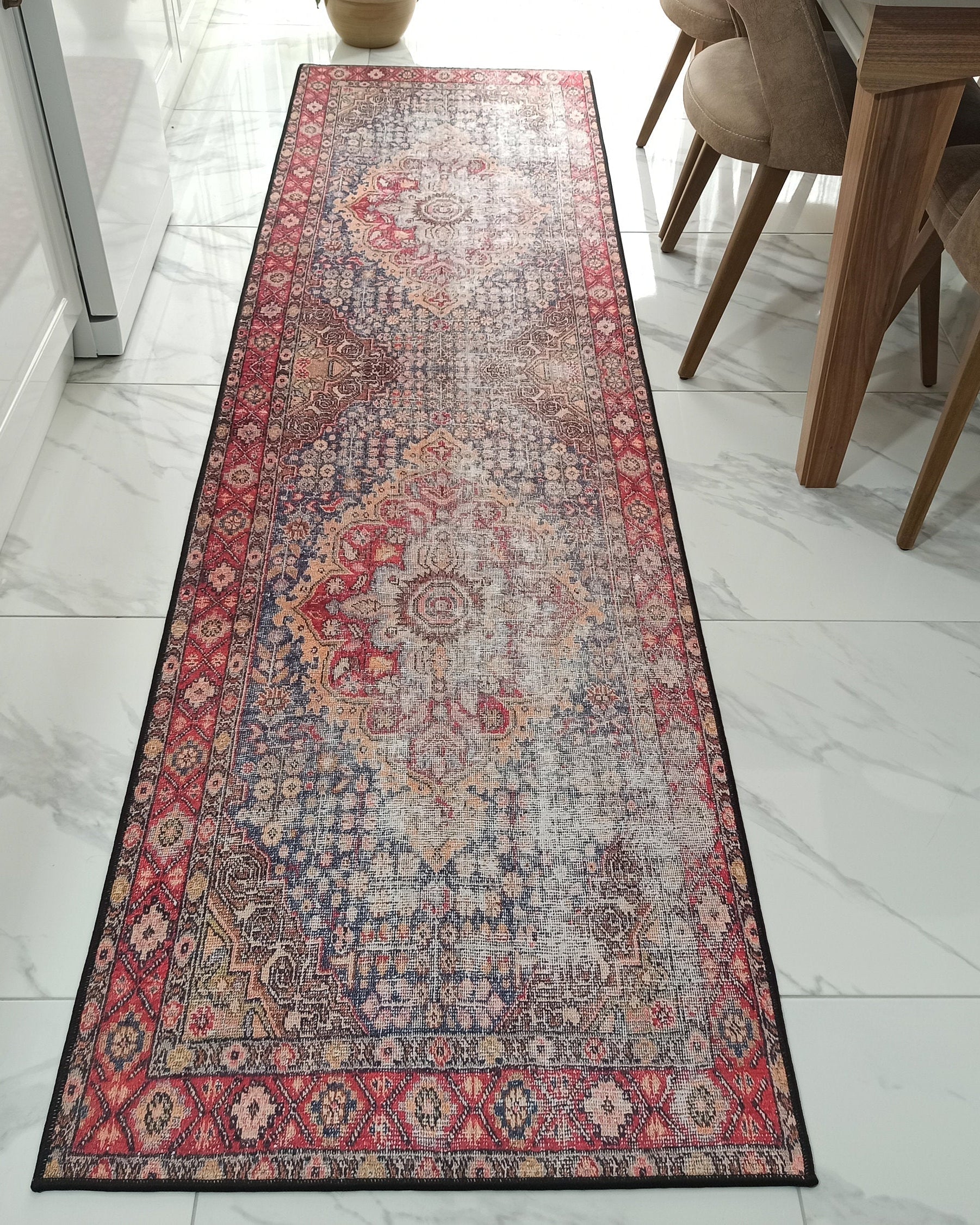 Amra2 Runner Oriental Red Runner Rug