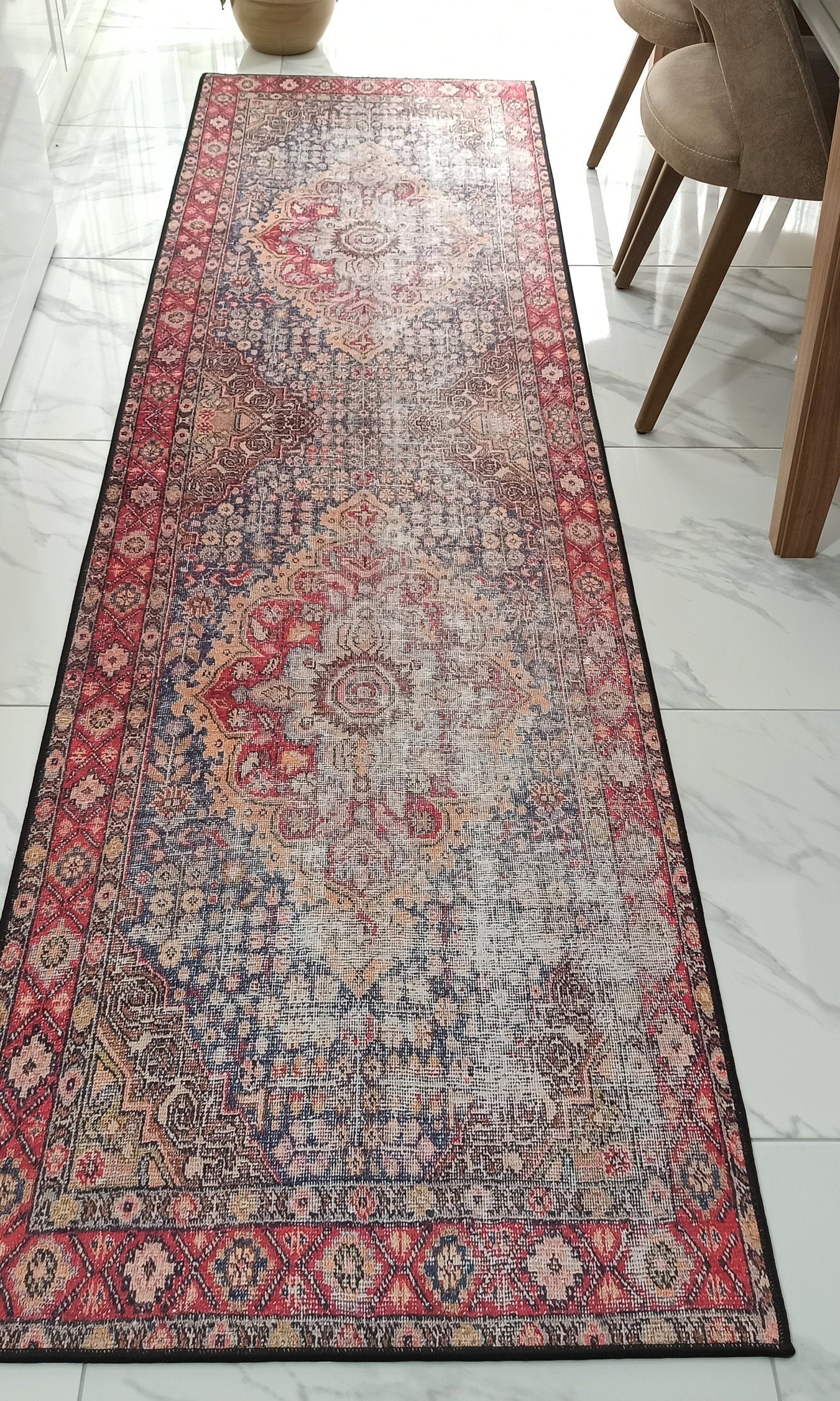 Amra2 Runner Oriental Red Runner Rug