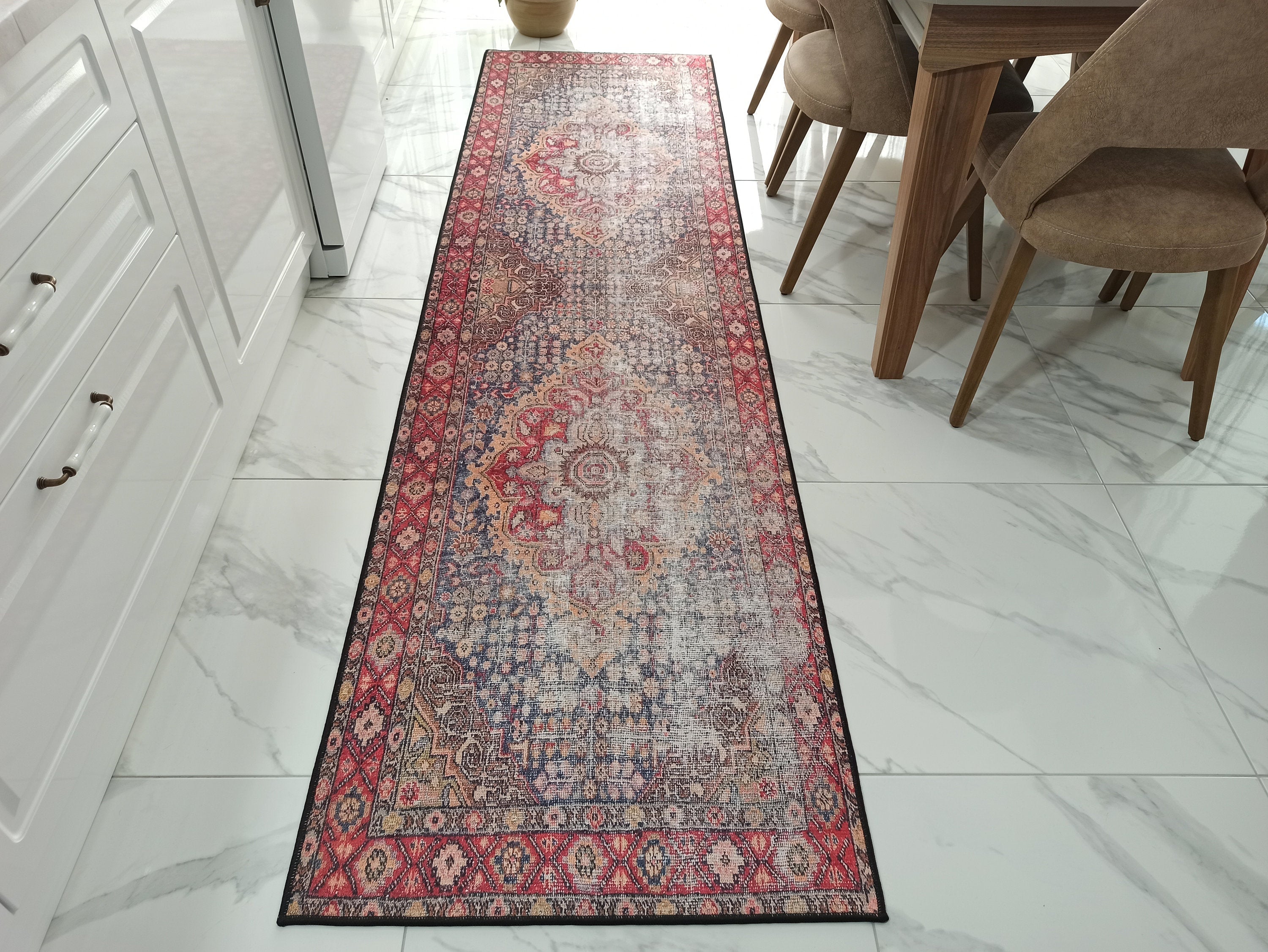 Amra2 Runner Oriental Red Runner Rug