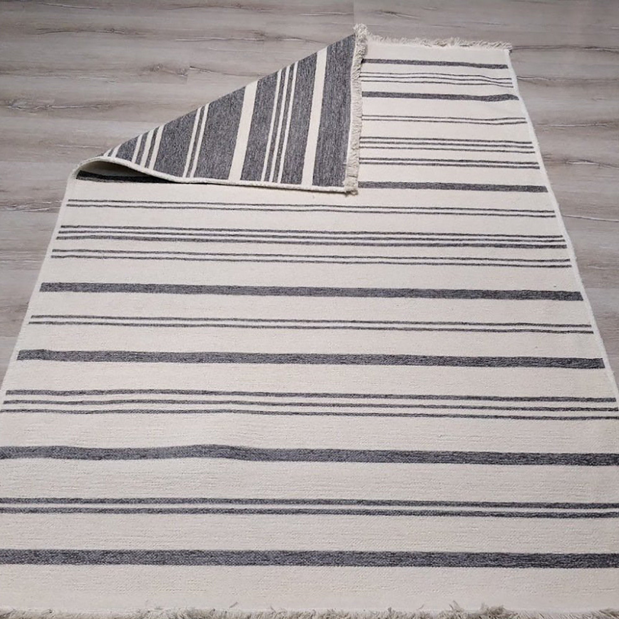Bara Turkish Modern Pastel Grey Rug