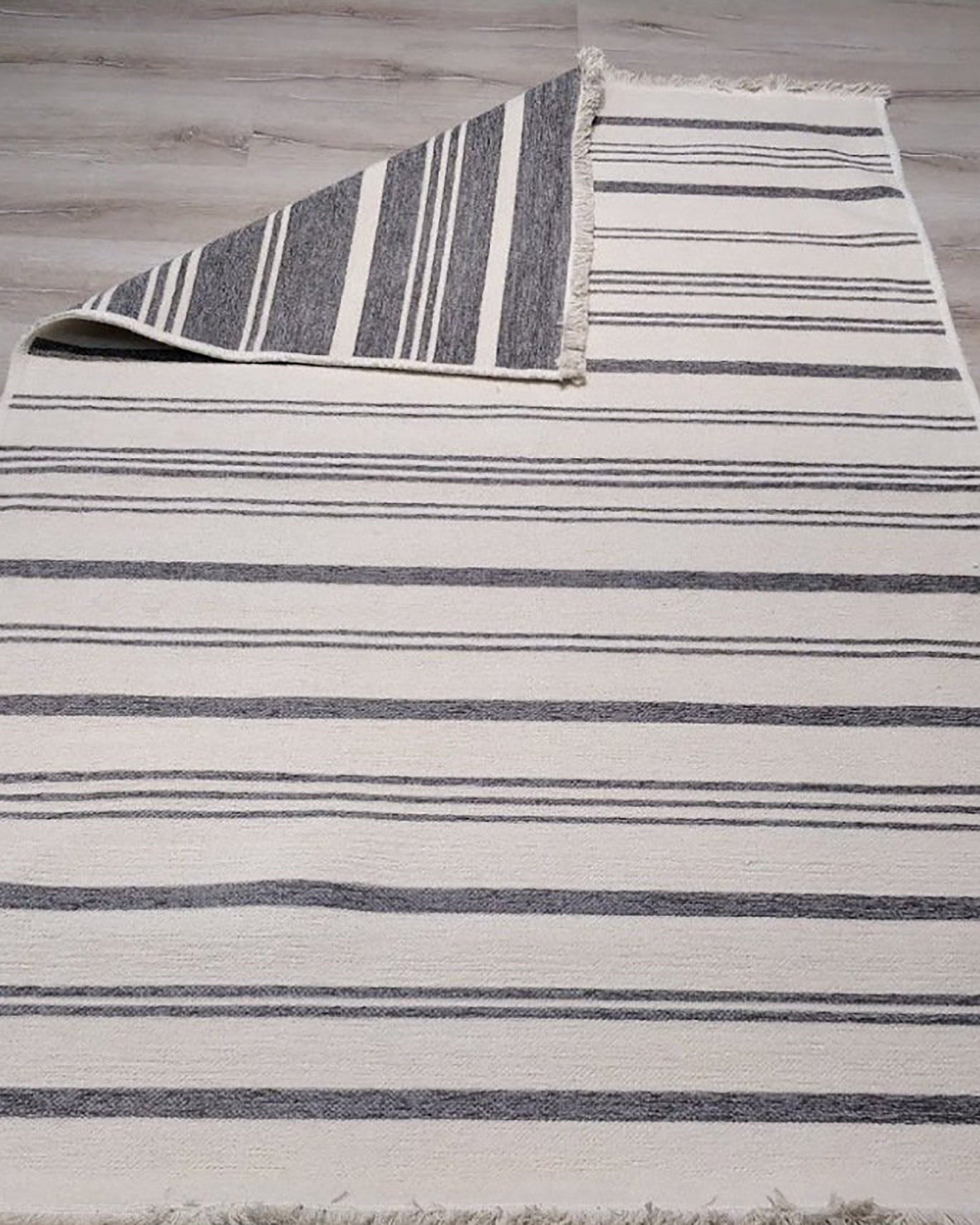 Bara Turkish Modern Pastel Grey Rug