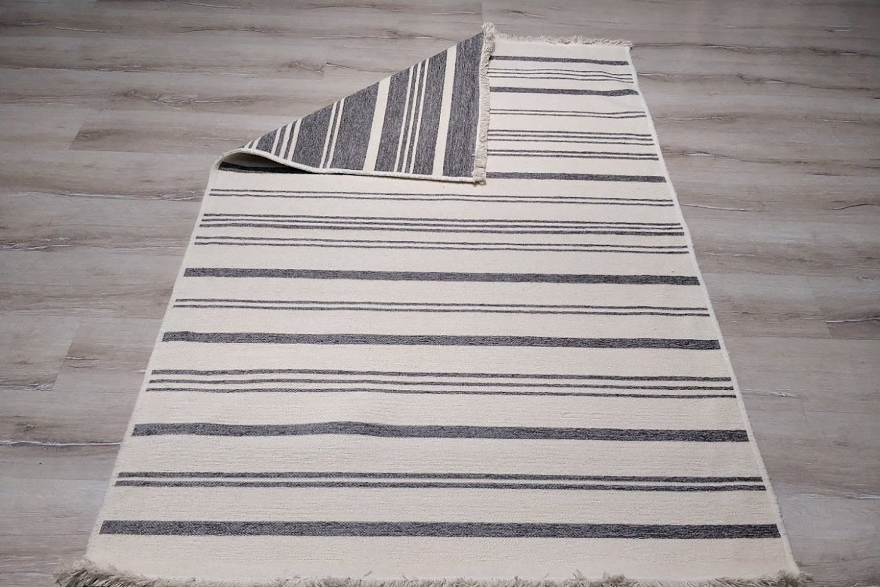 Bara Turkish Modern Pastel Grey Rug