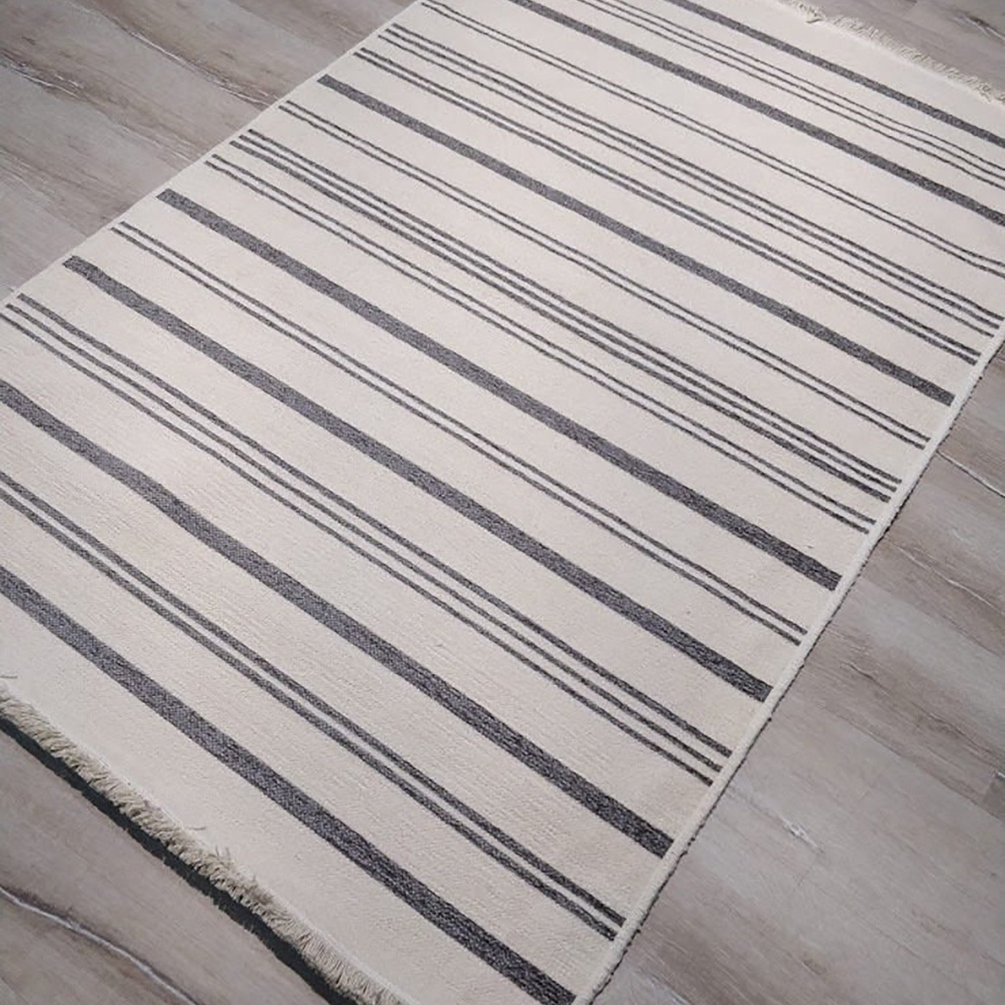 Bara Turkish Modern Pastel Grey Rug