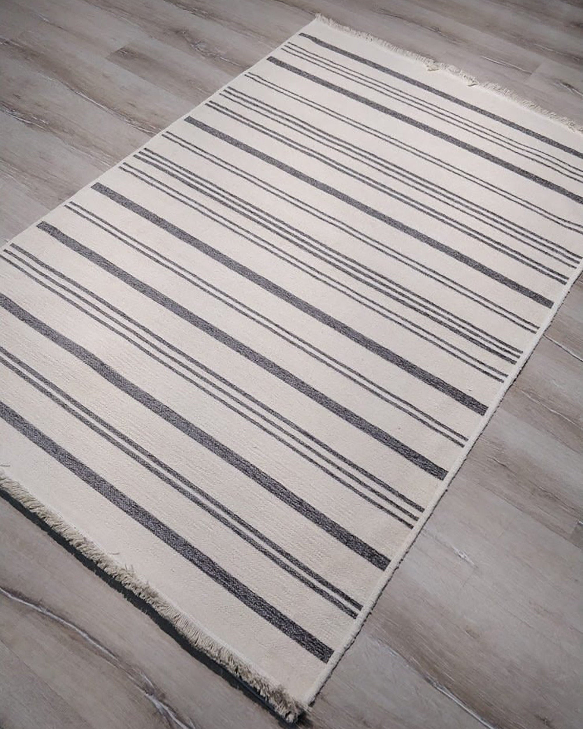 Bara Turkish Modern Pastel Grey Rug