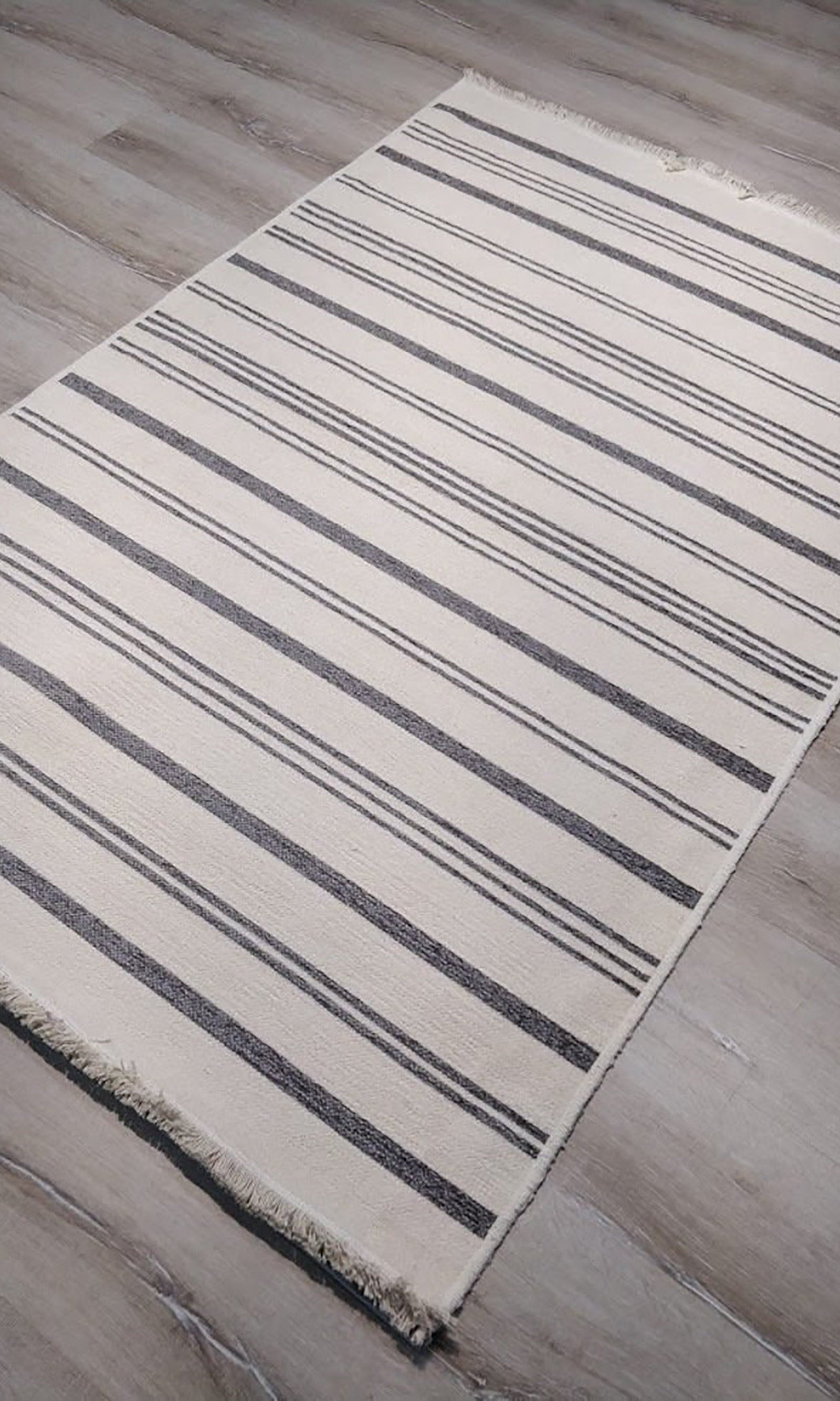 Bara Turkish Modern Pastel Grey Rug