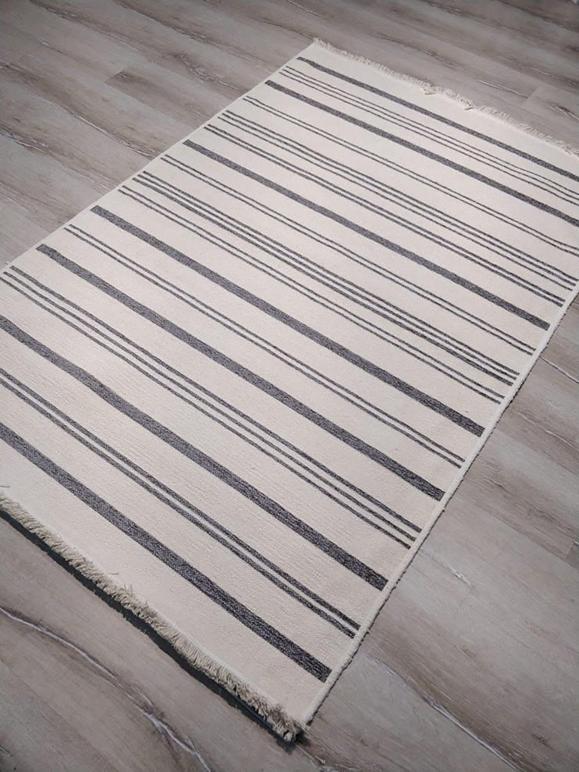 Bara Turkish Modern Pastel Grey Rug