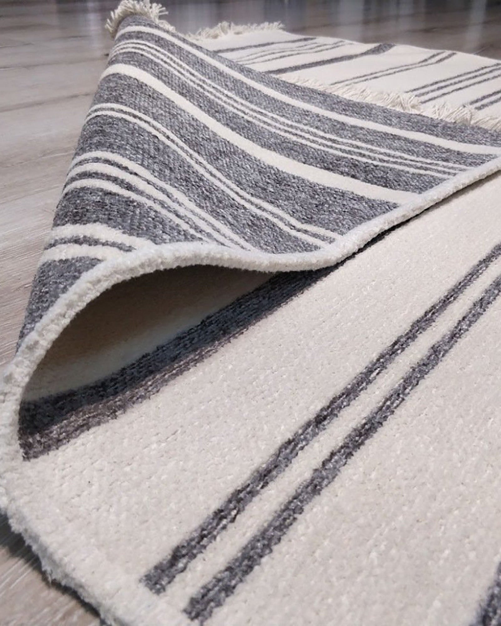 Bara Turkish Modern Pastel Grey Rug