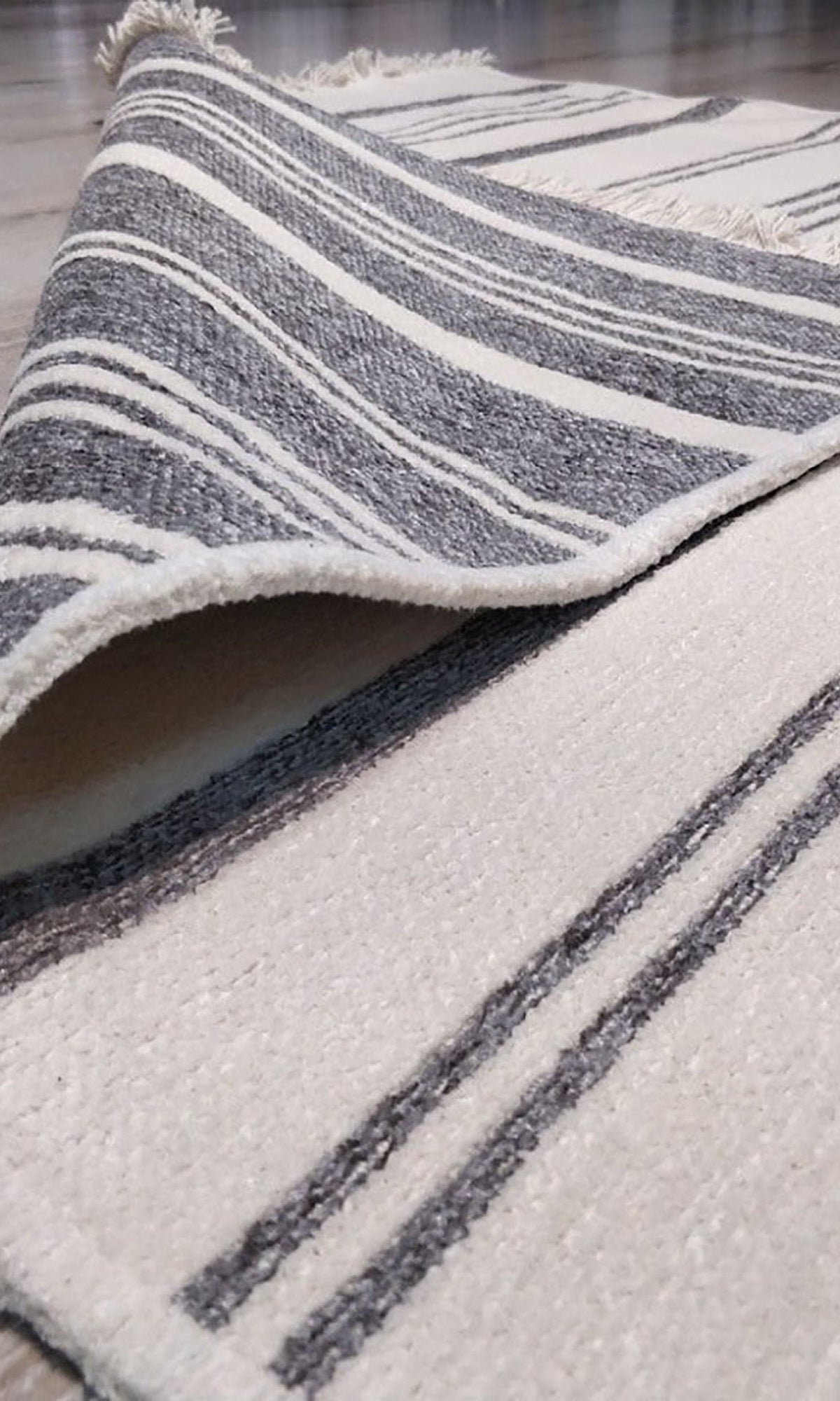 Bara Turkish Modern Pastel Grey Rug