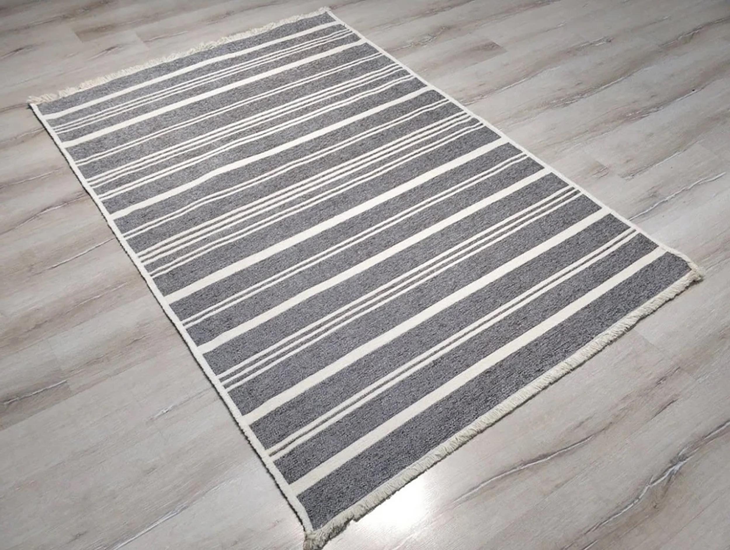 Bara Turkish Modern Pastel Grey Rug