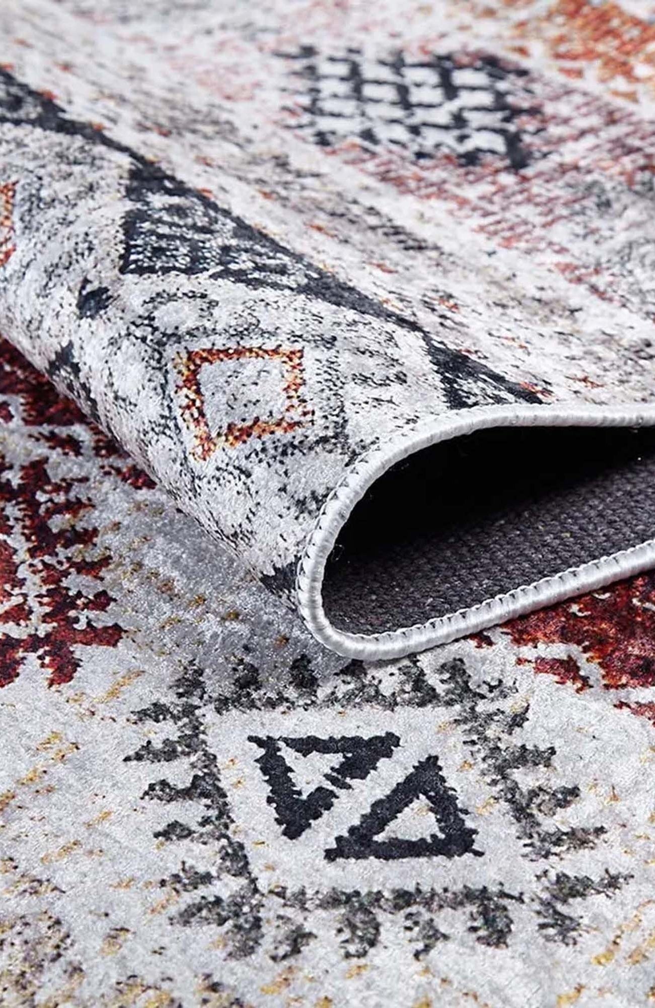 Dina Ethnic Nomad Turkish Rug