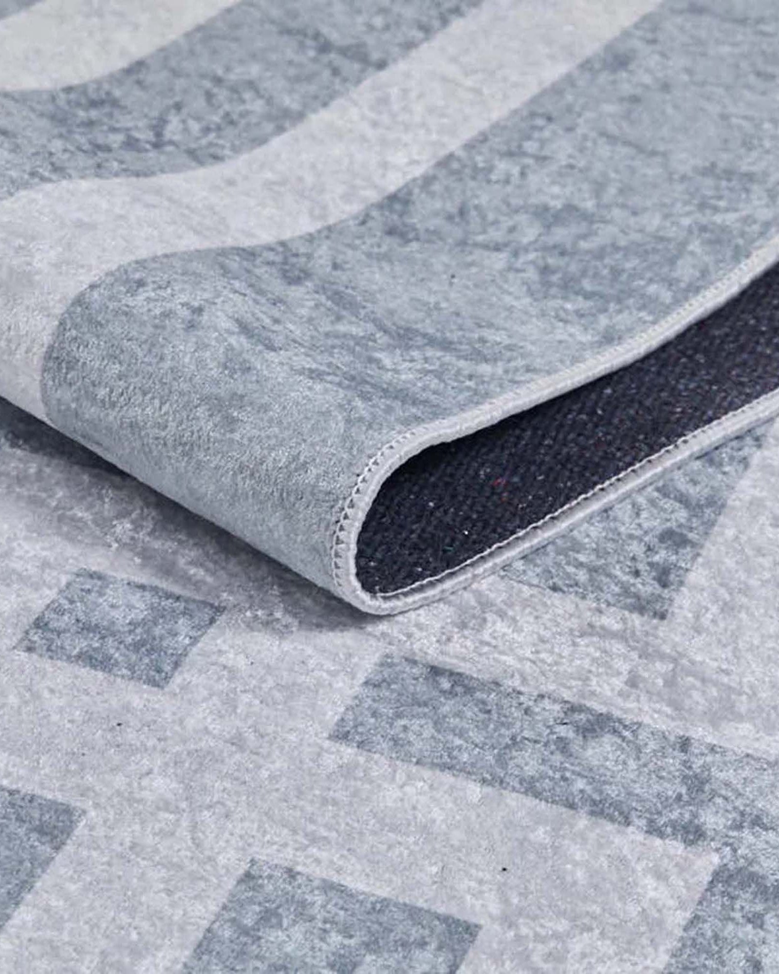 Geta Geometric Gray Rug