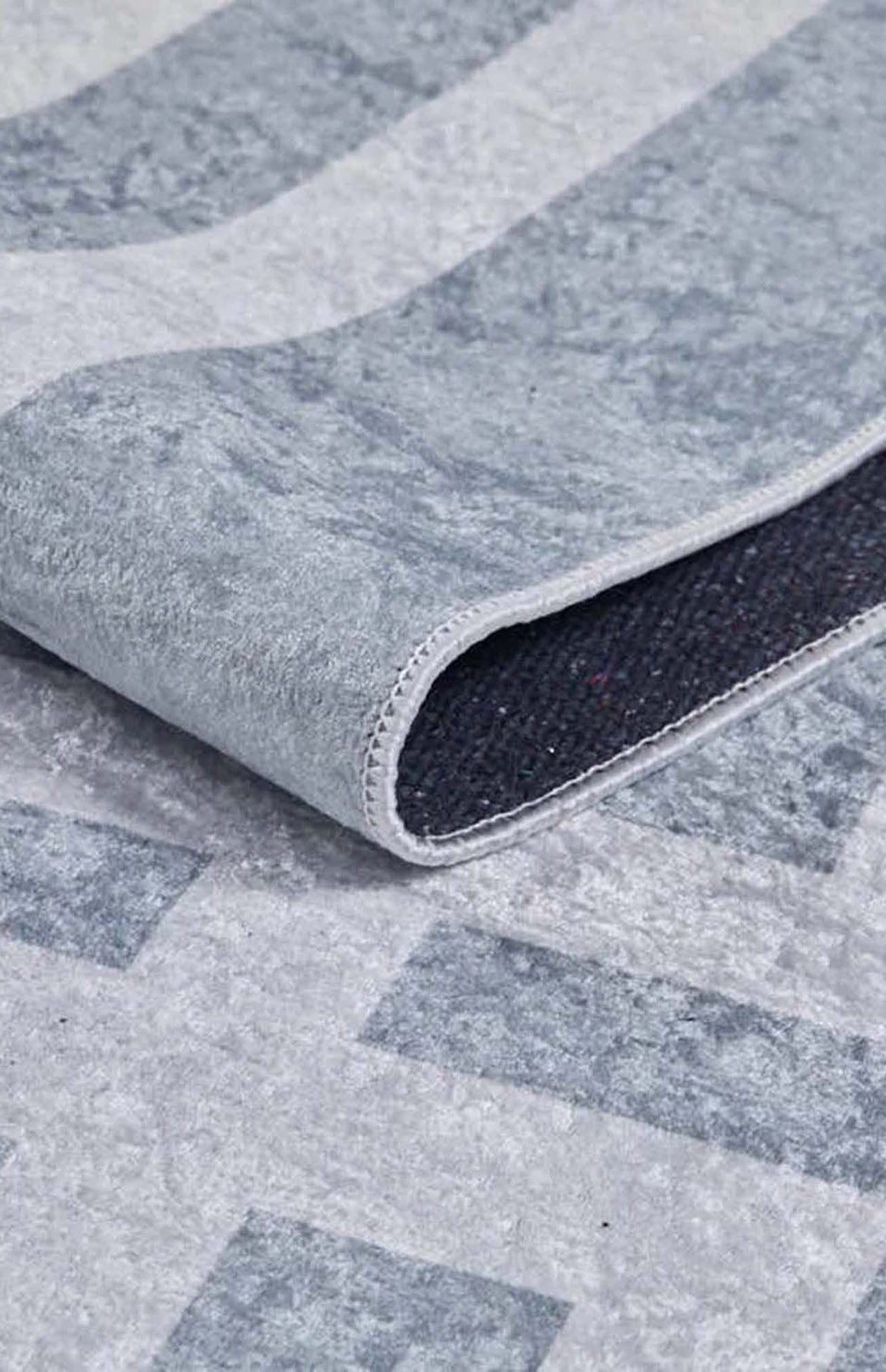 Geta Geometric Gray Rug