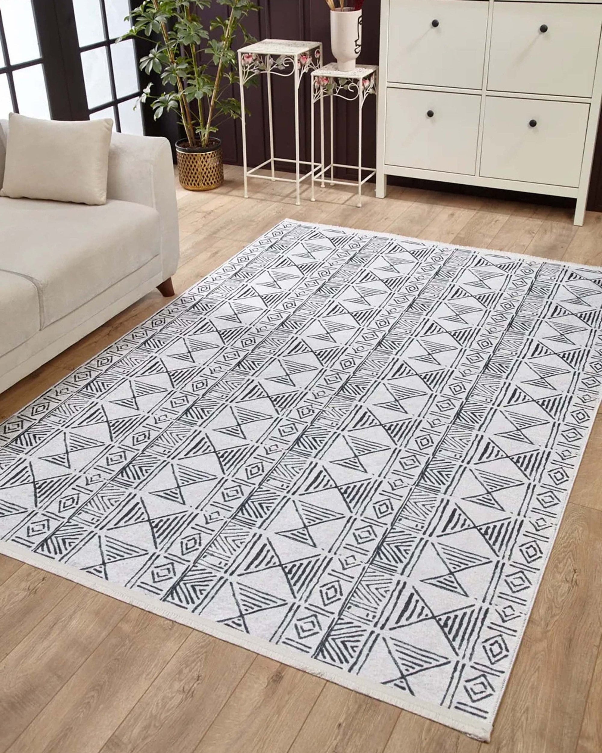 Hoda Geometric Turkish Neutral Gray Black Rug