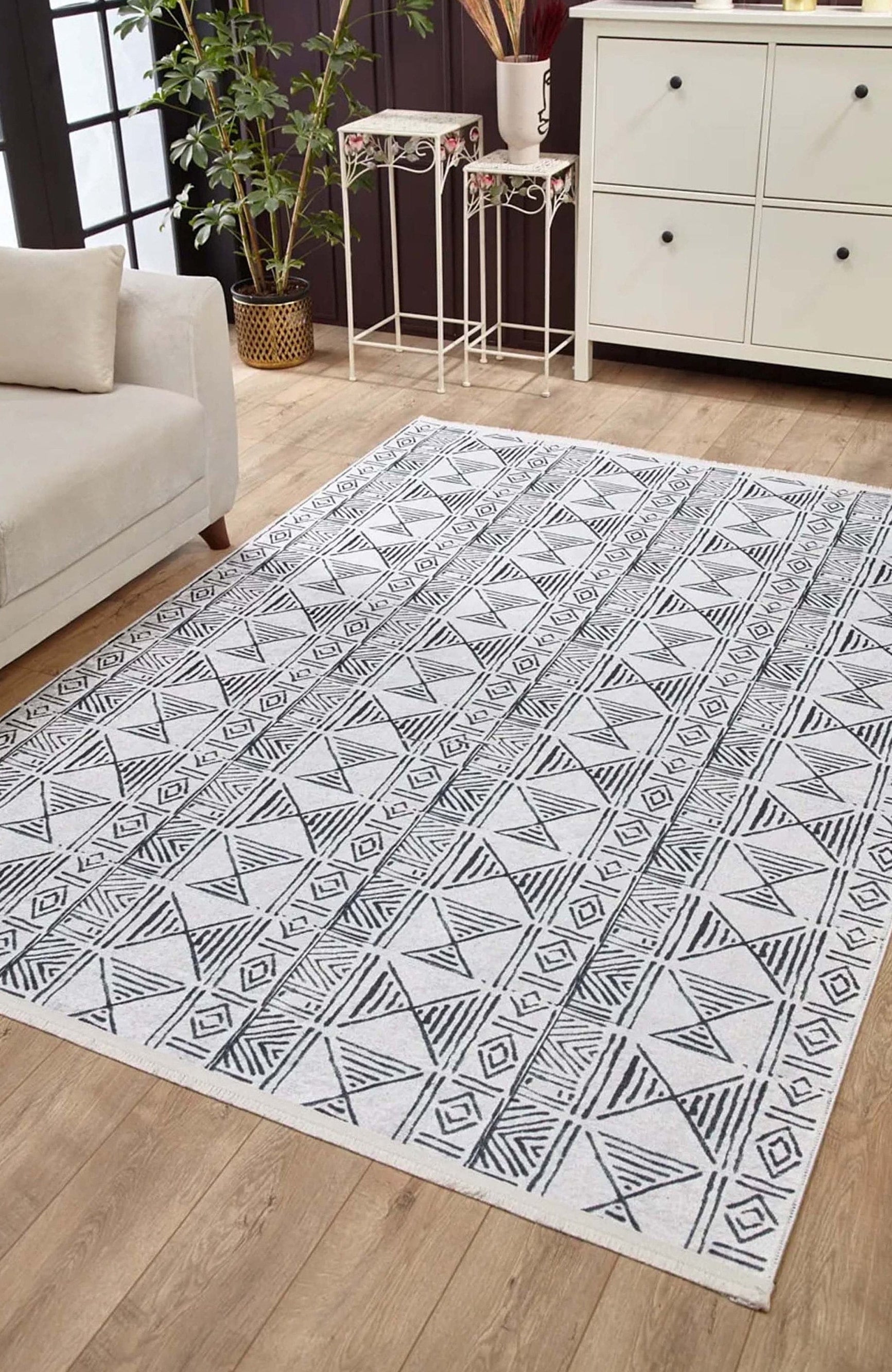 Hoda Geometric Turkish Neutral Gray Black Rug