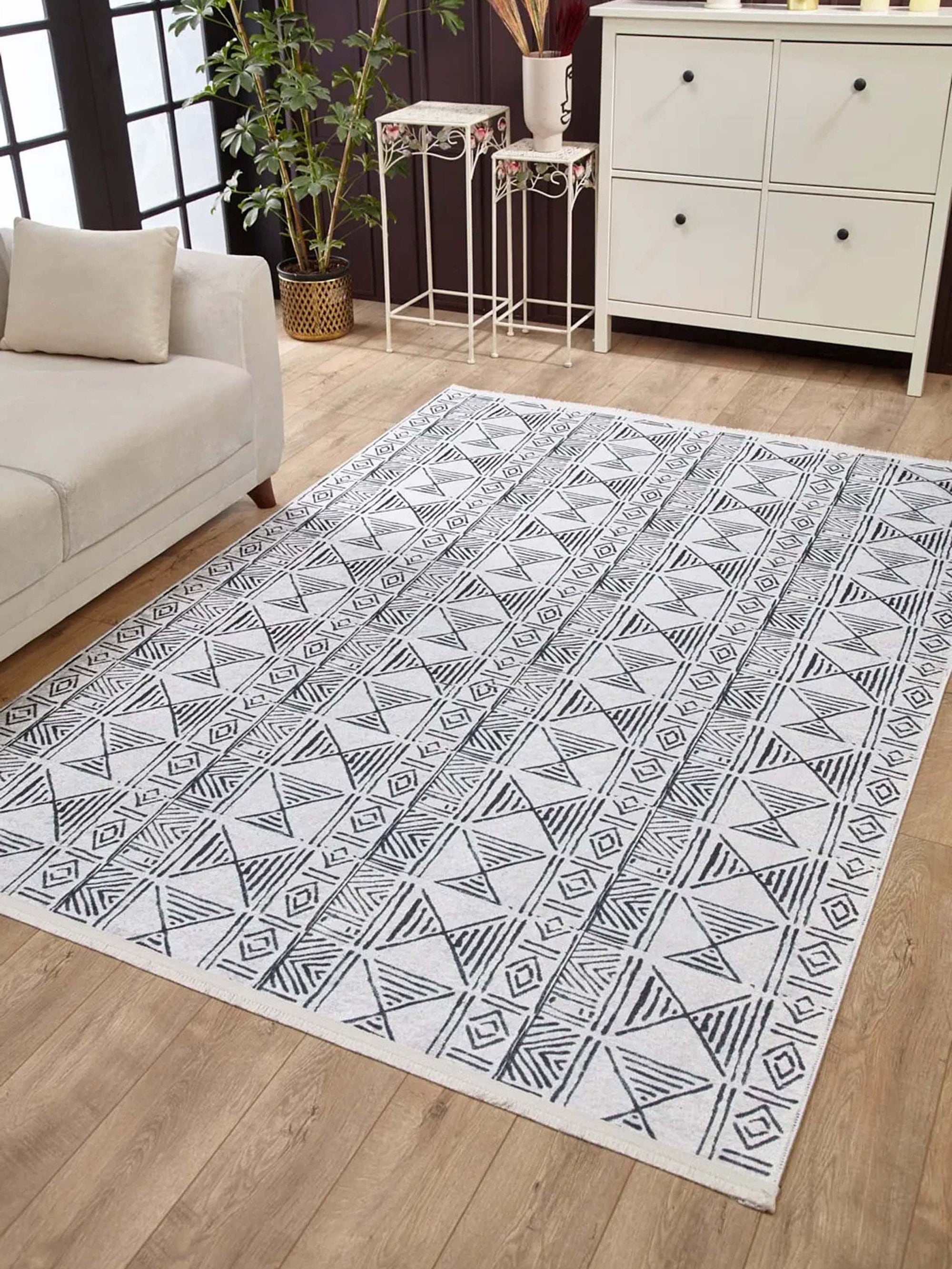 Hoda Geometric Turkish Neutral Gray Black Rug