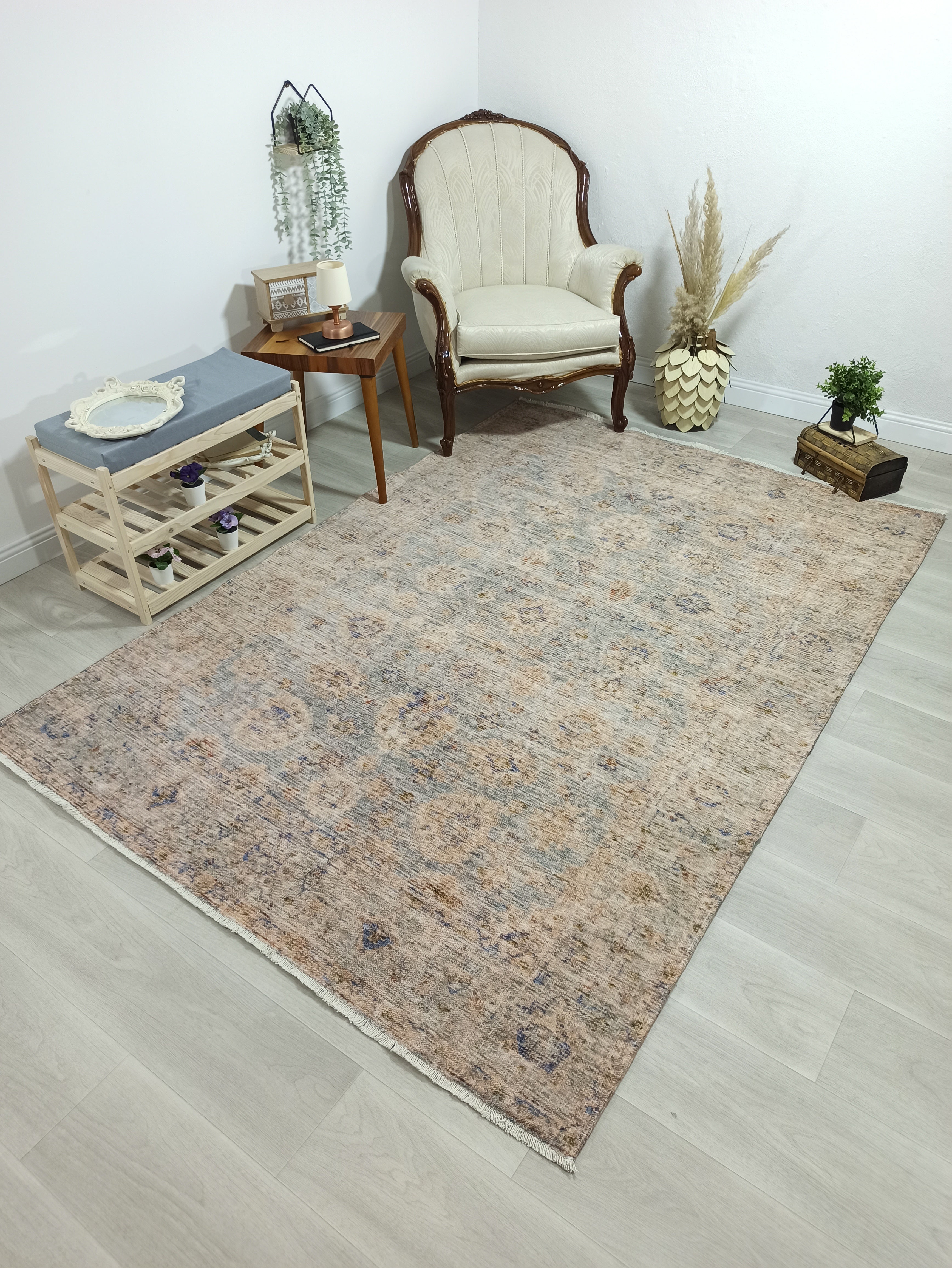 Lubna Turkish Vintage Style Beige-Blush Rug