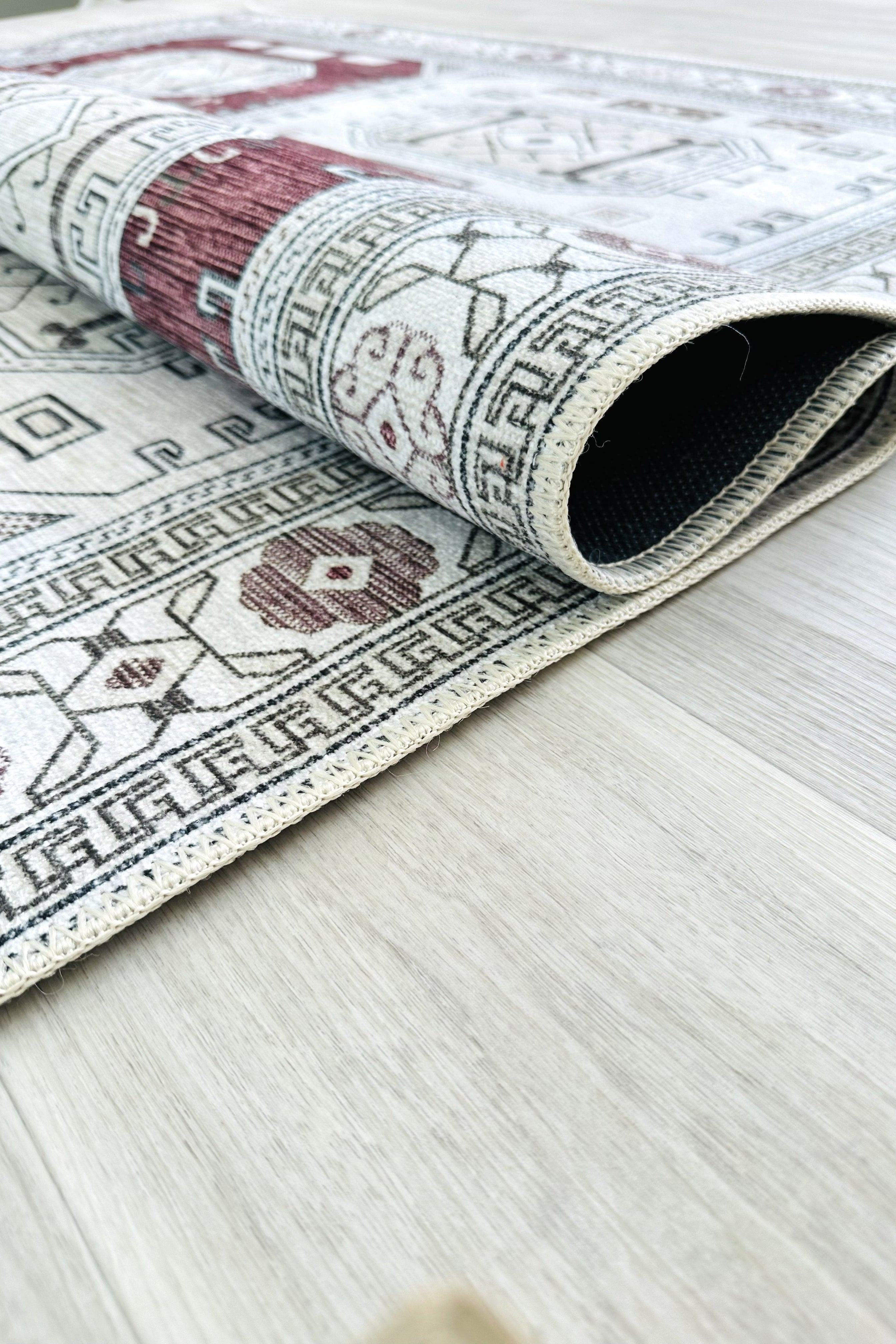 Jianna Modern Turkish Cream Burgundy Rug