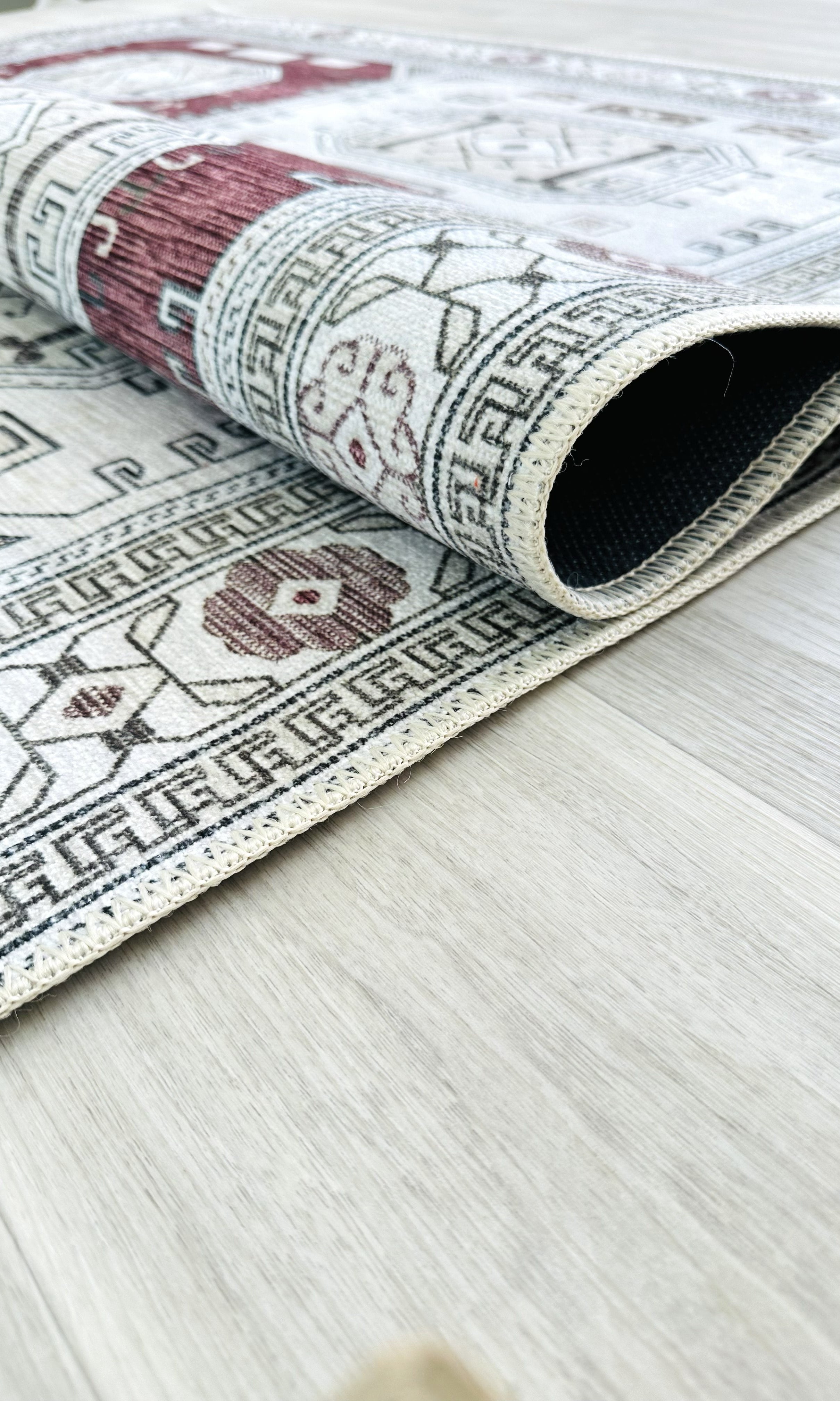 Jianna Modern Turkish Cream Burgundy Rug