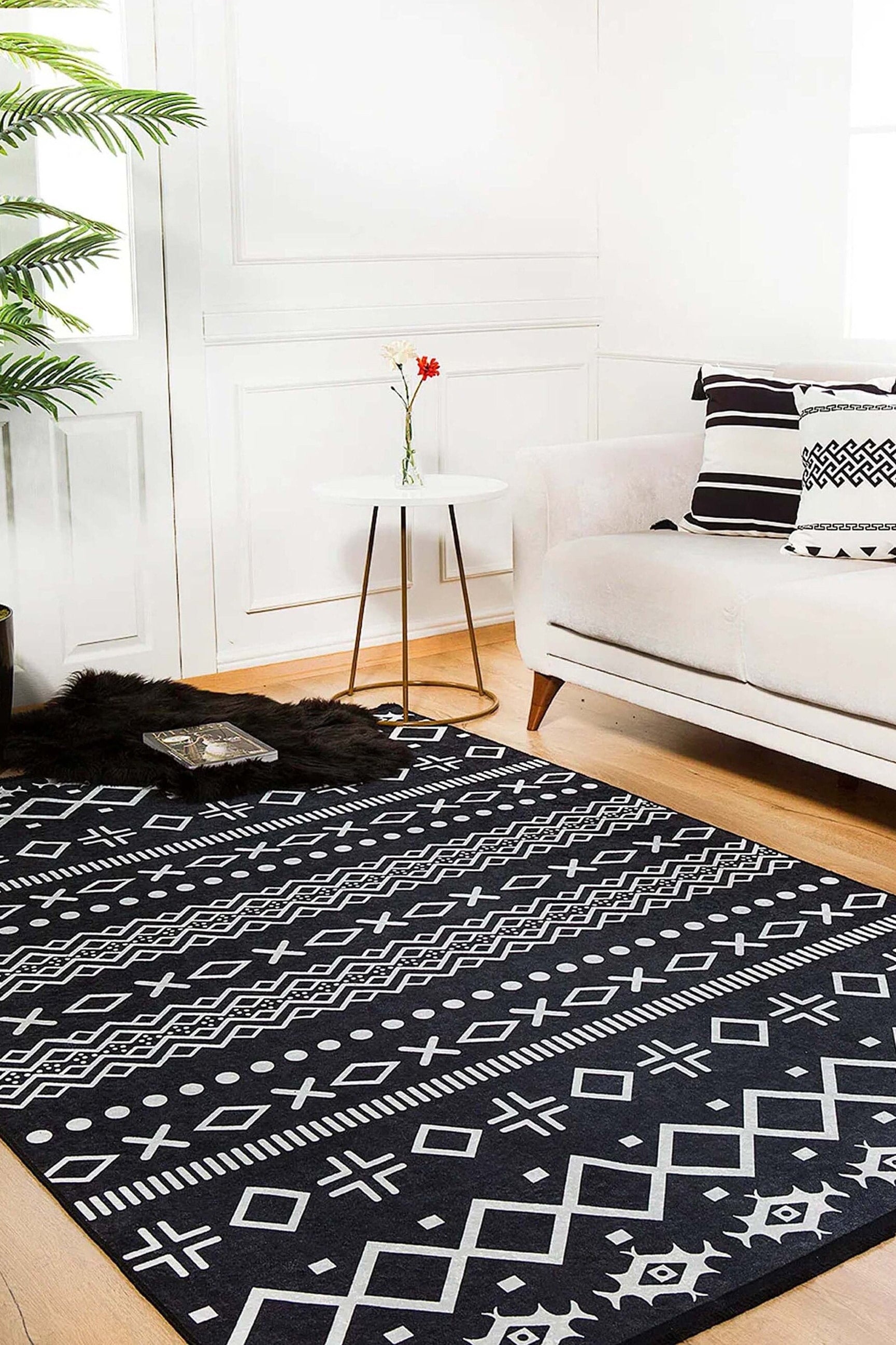 Lana Boho Aztec Black White Rug