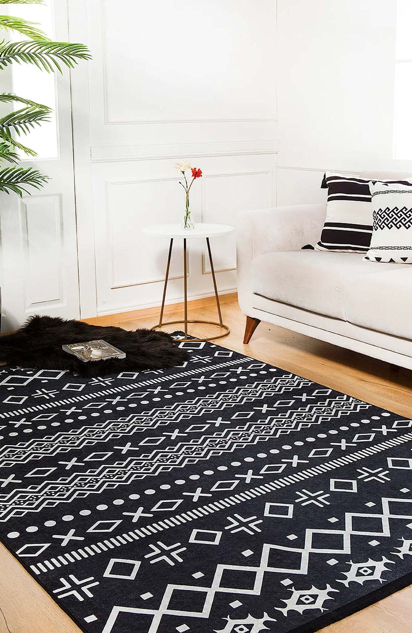 Lana Boho Aztec Black White Rug