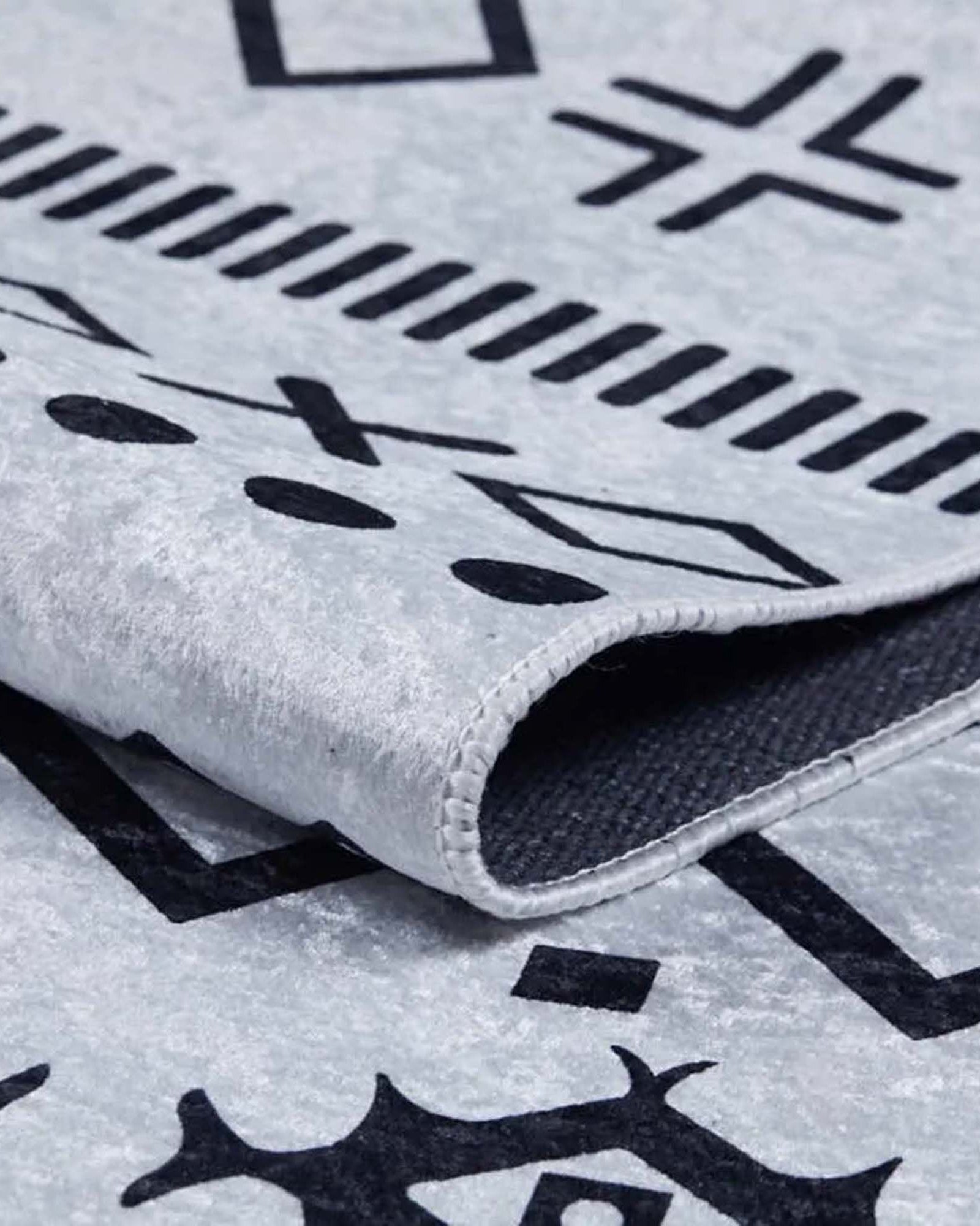 Lana Boho Aztec Black White Rug