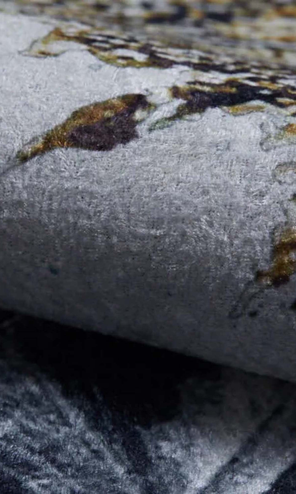 Lia Leaf Art White Beige Rug