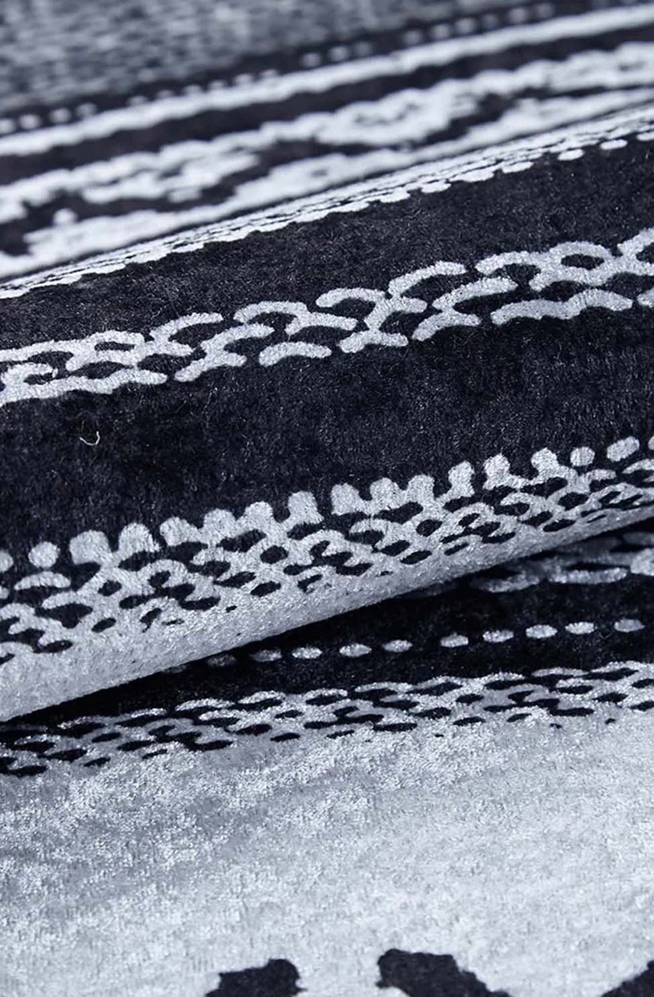 Lunda White Black Striped Rug