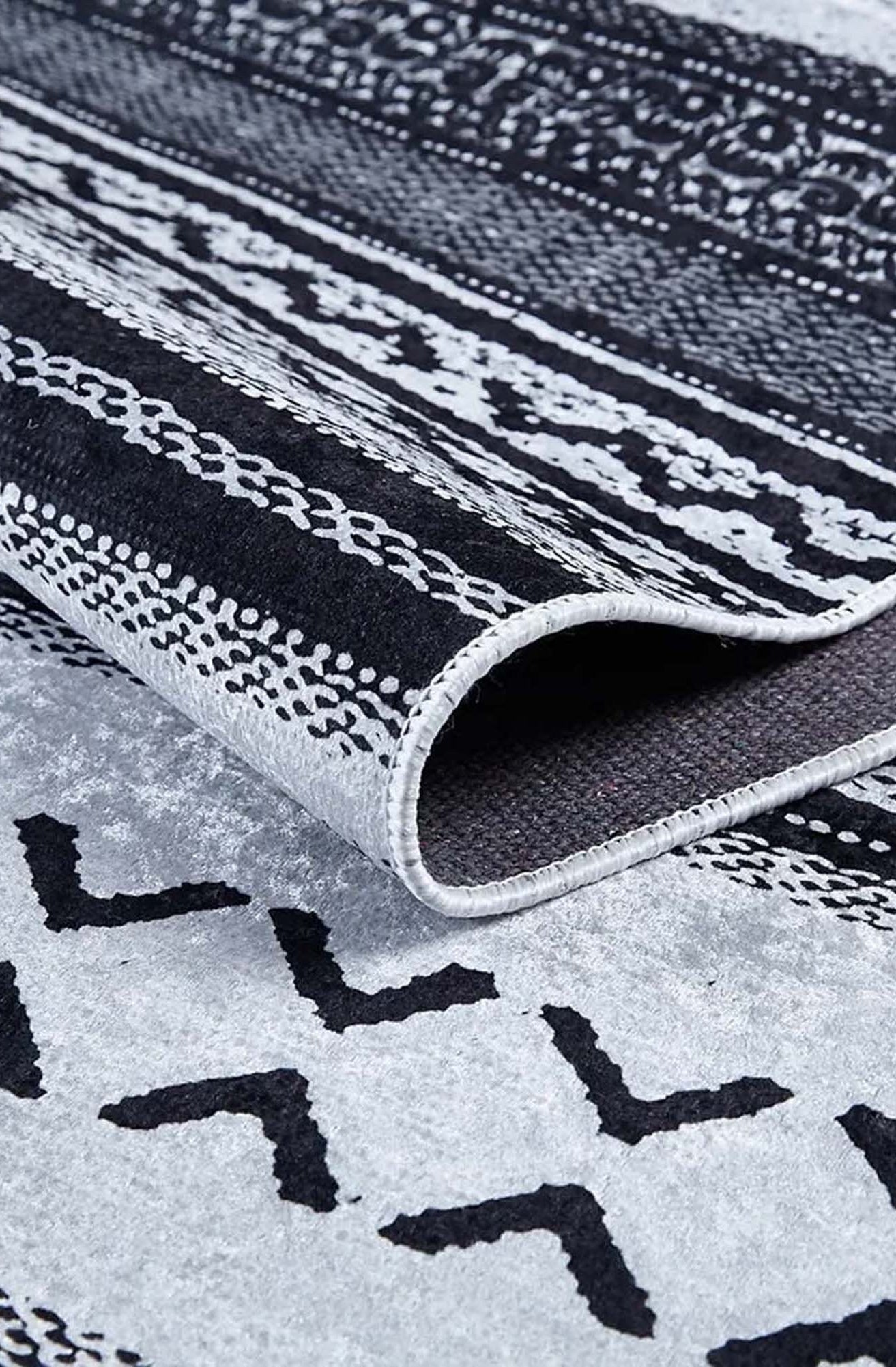 Lunda White Black Striped Rug