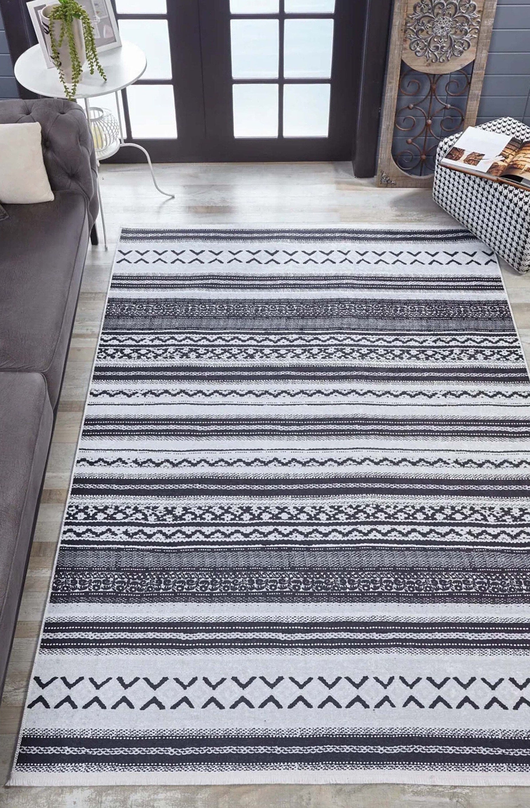 Lunda White Black Striped Rug