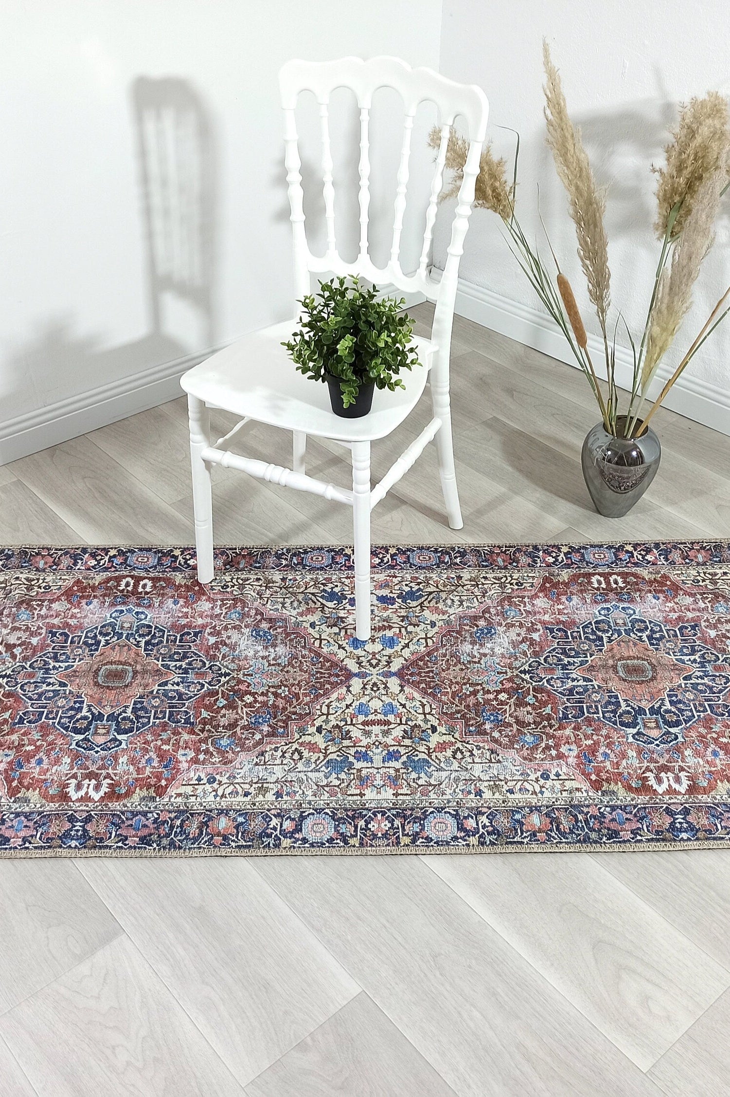 Mero Rug Persian Medallion Distressed Navy Blue Brown Rug