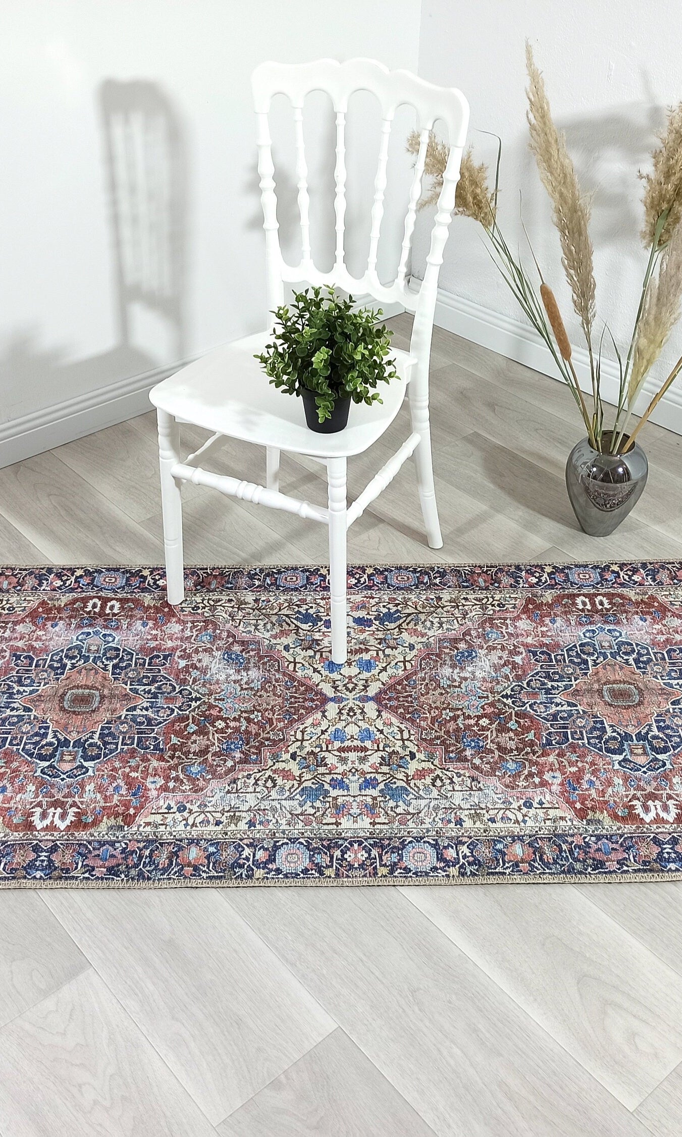 Mero Rug Persian Medallion Distressed Navy Blue Brown Rug