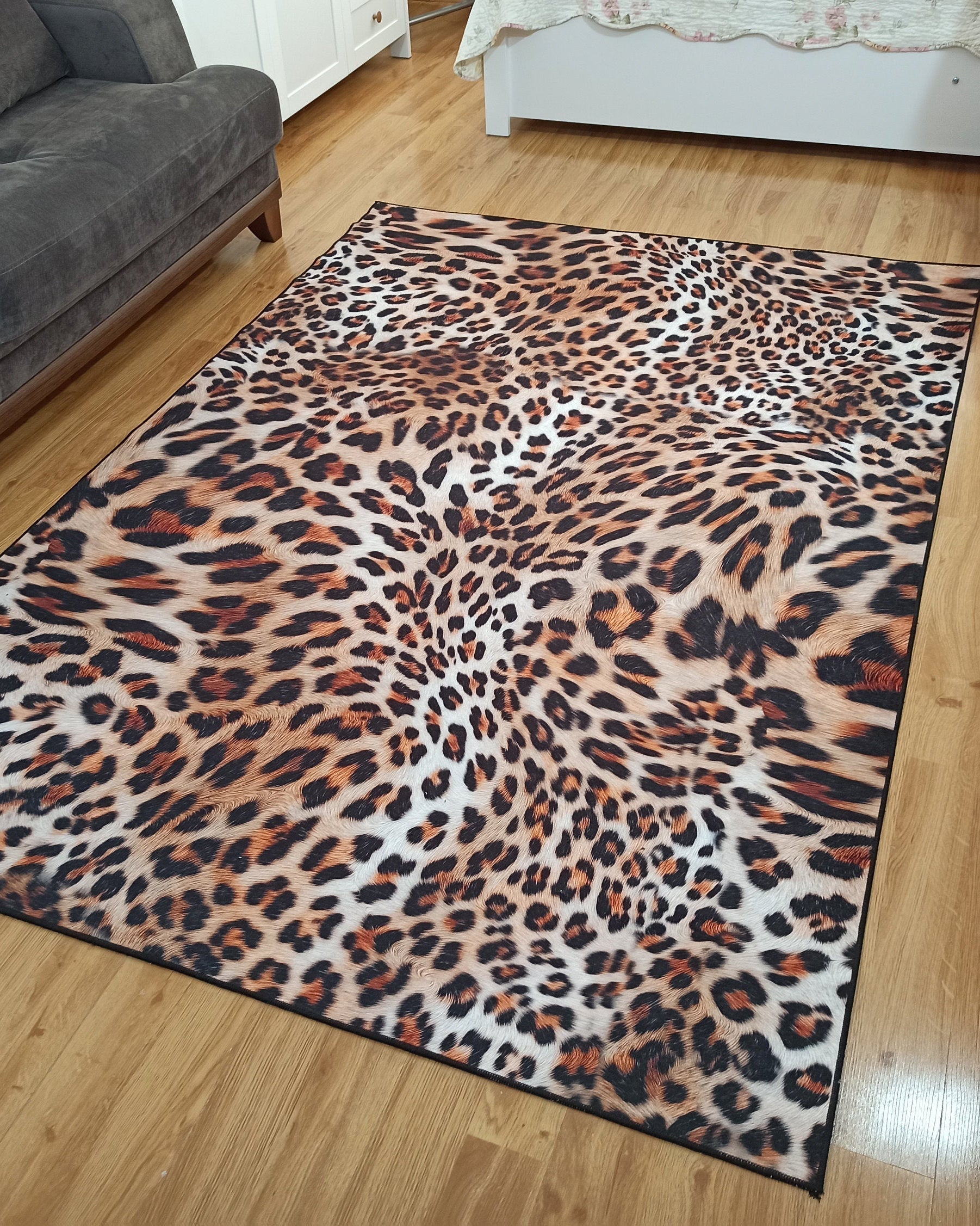 Pars Leopard Leather Pattern Modern Rug