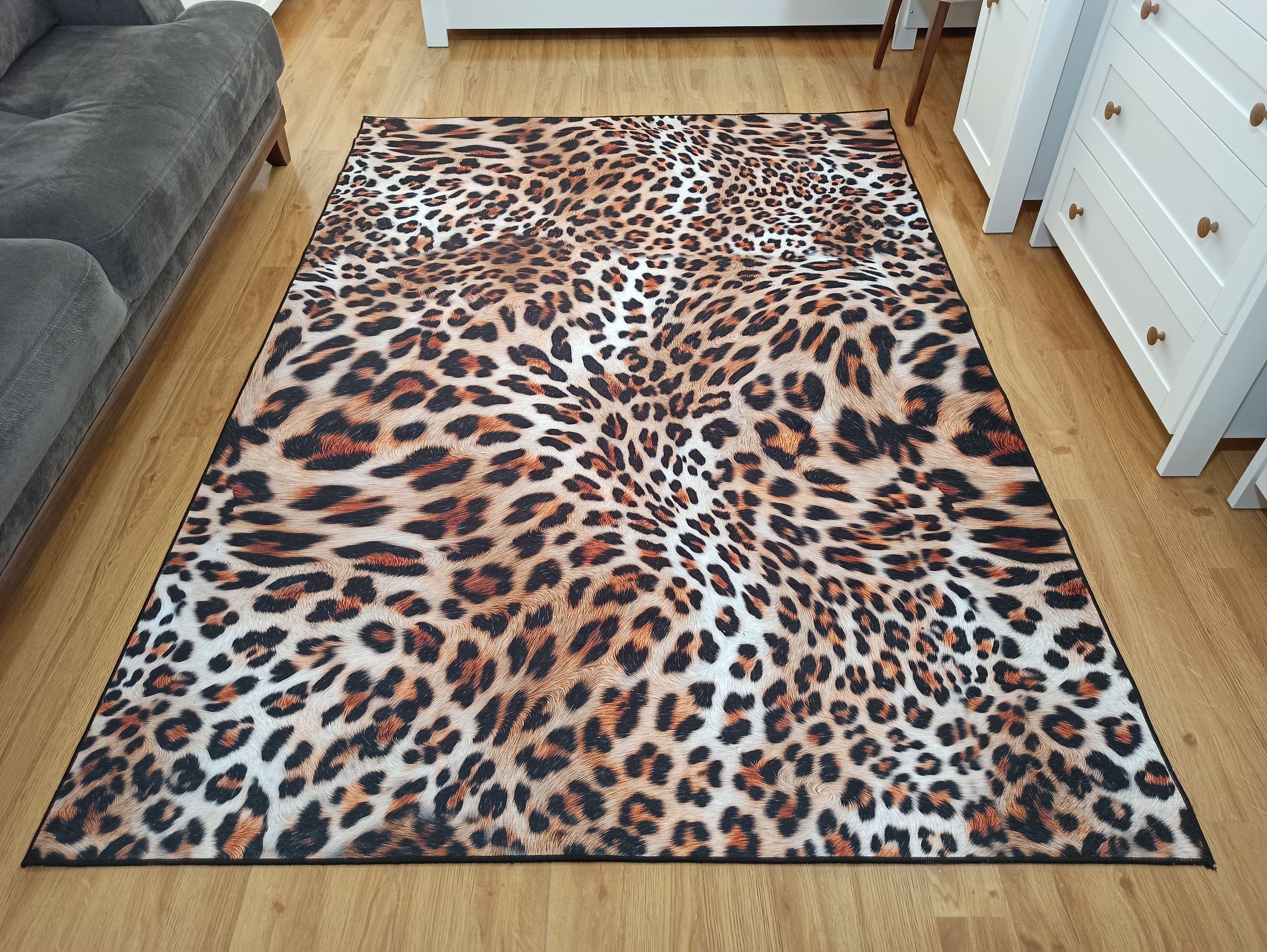 Pars Leopard Leather Pattern Modern Rug