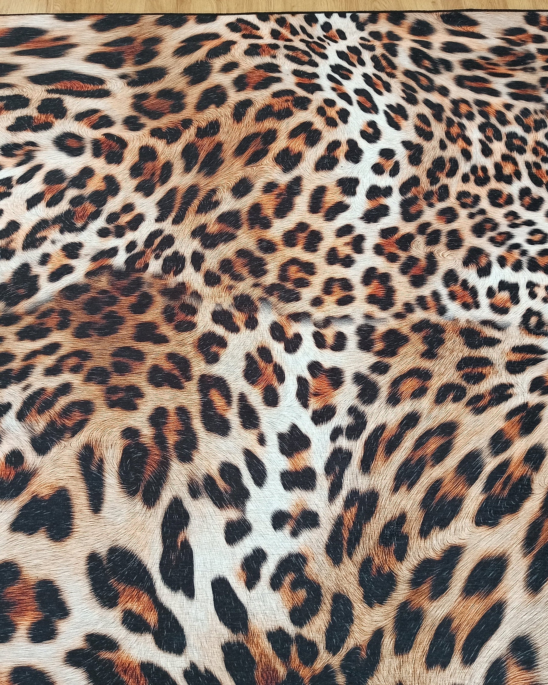Pars Leopard Leather Pattern Modern Rug