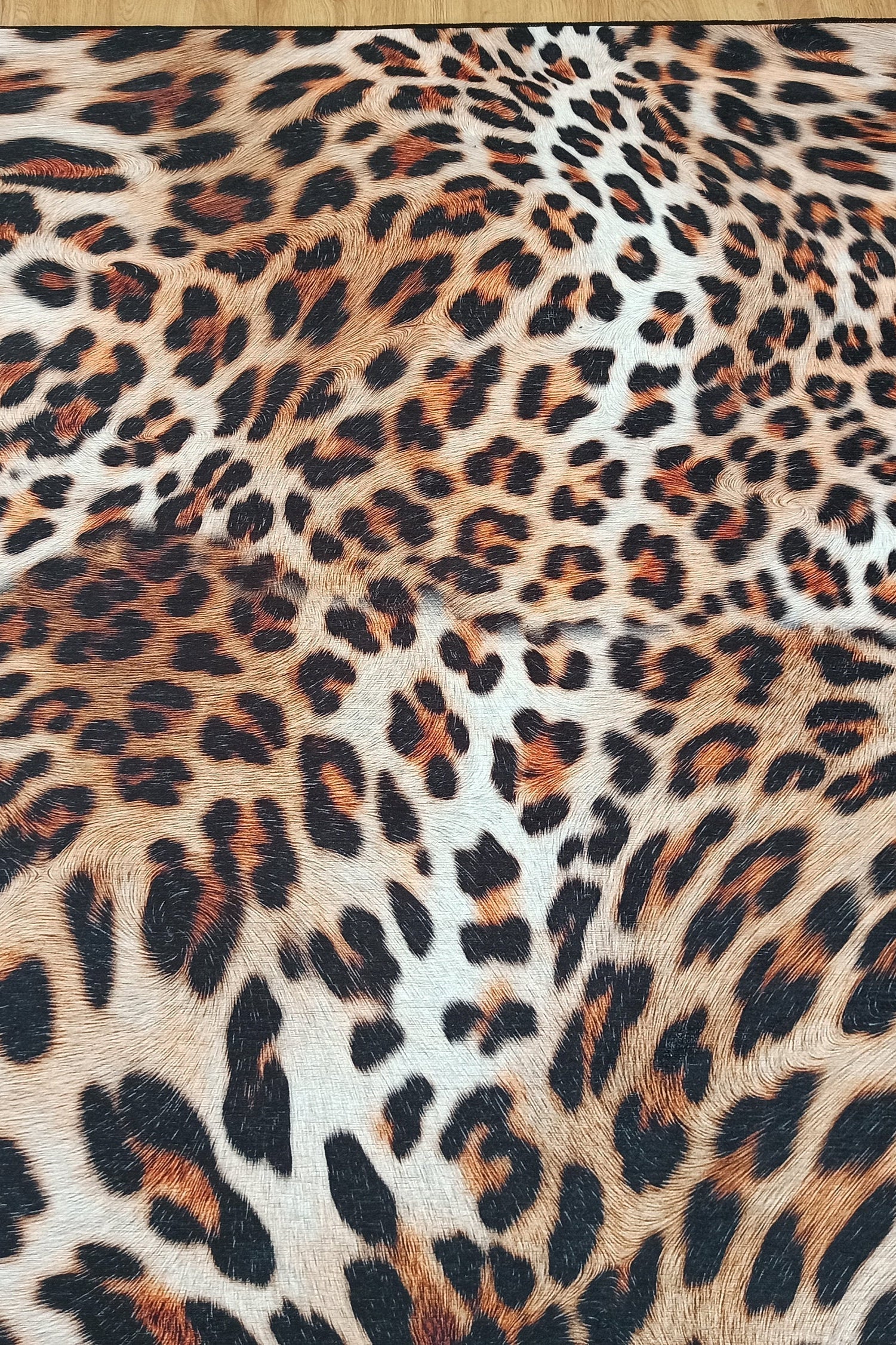 Pars Leopard Leather Pattern Modern Rug