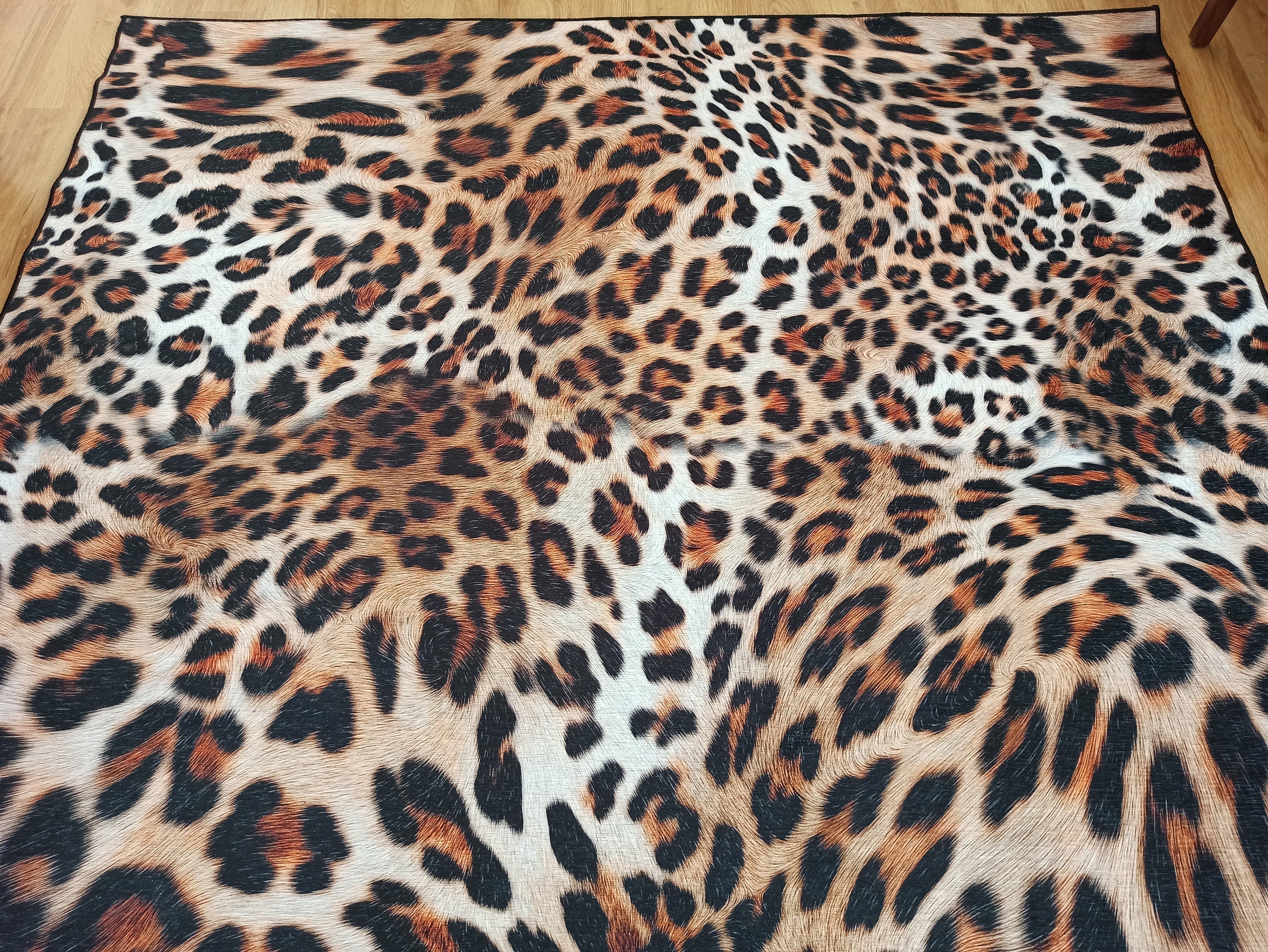 Pars Leopard Leather Pattern Modern Rug
