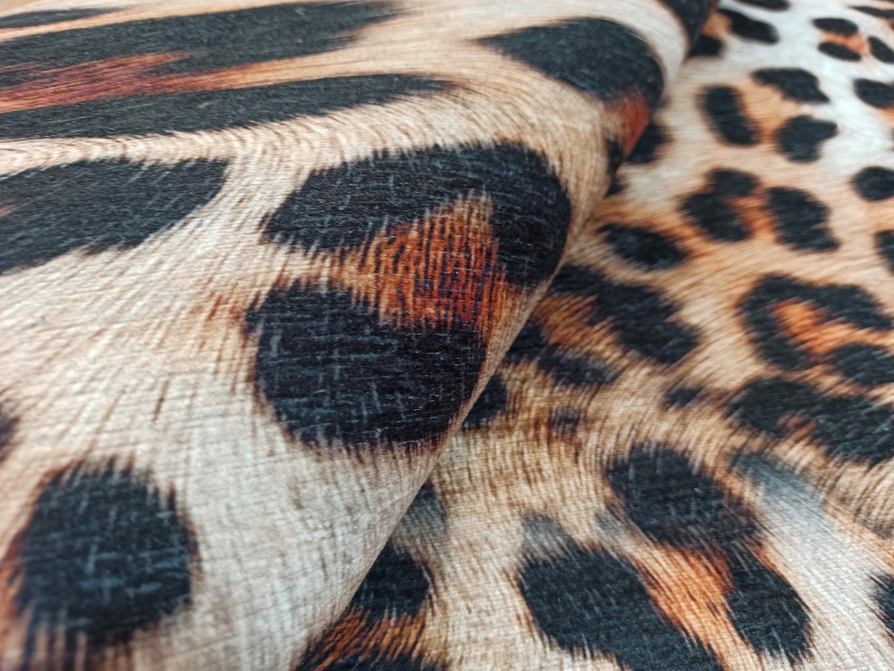 Pars Leopard Leather Pattern Modern Rug