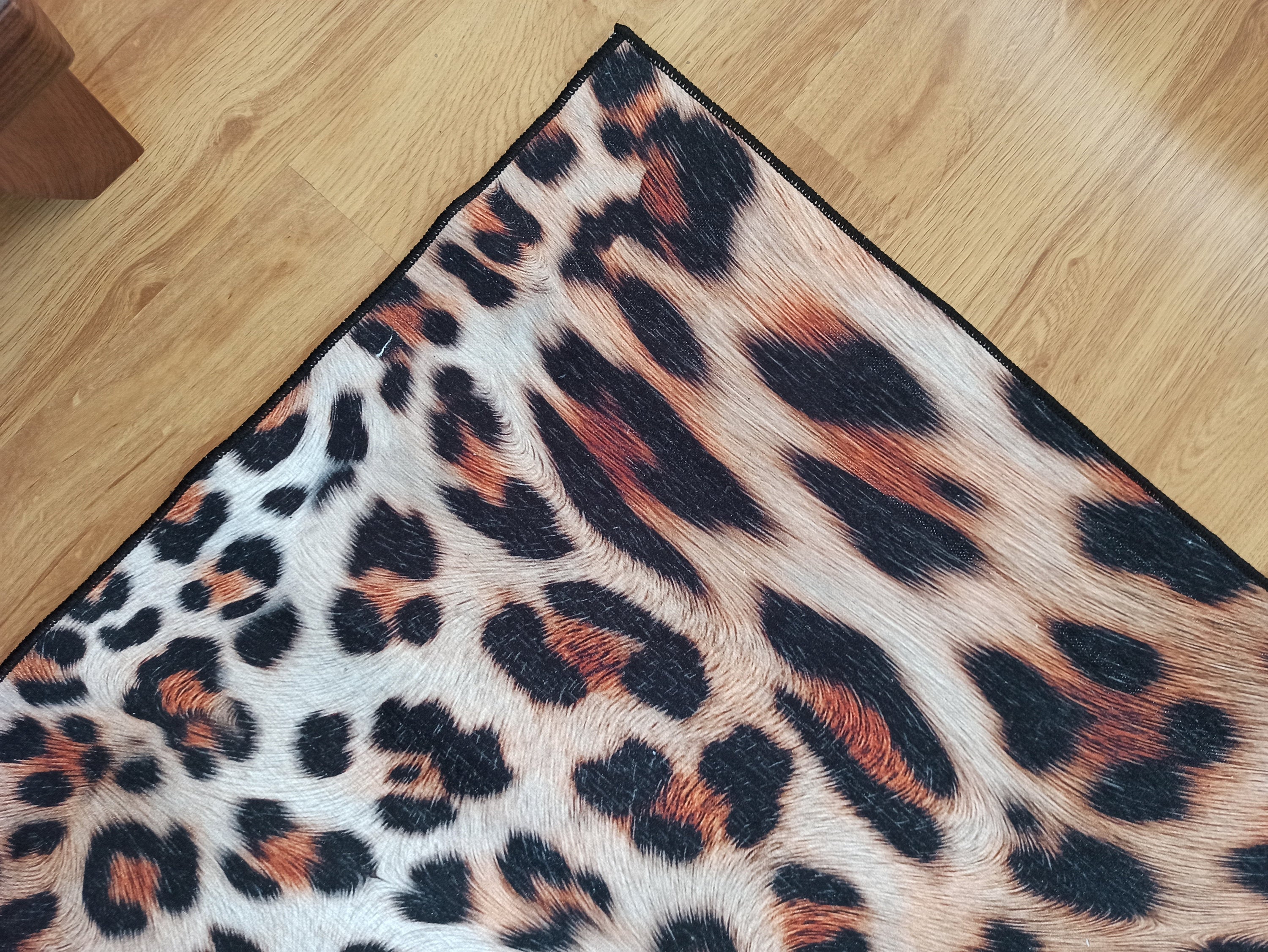 Pars Leopard Leather Pattern Modern Rug