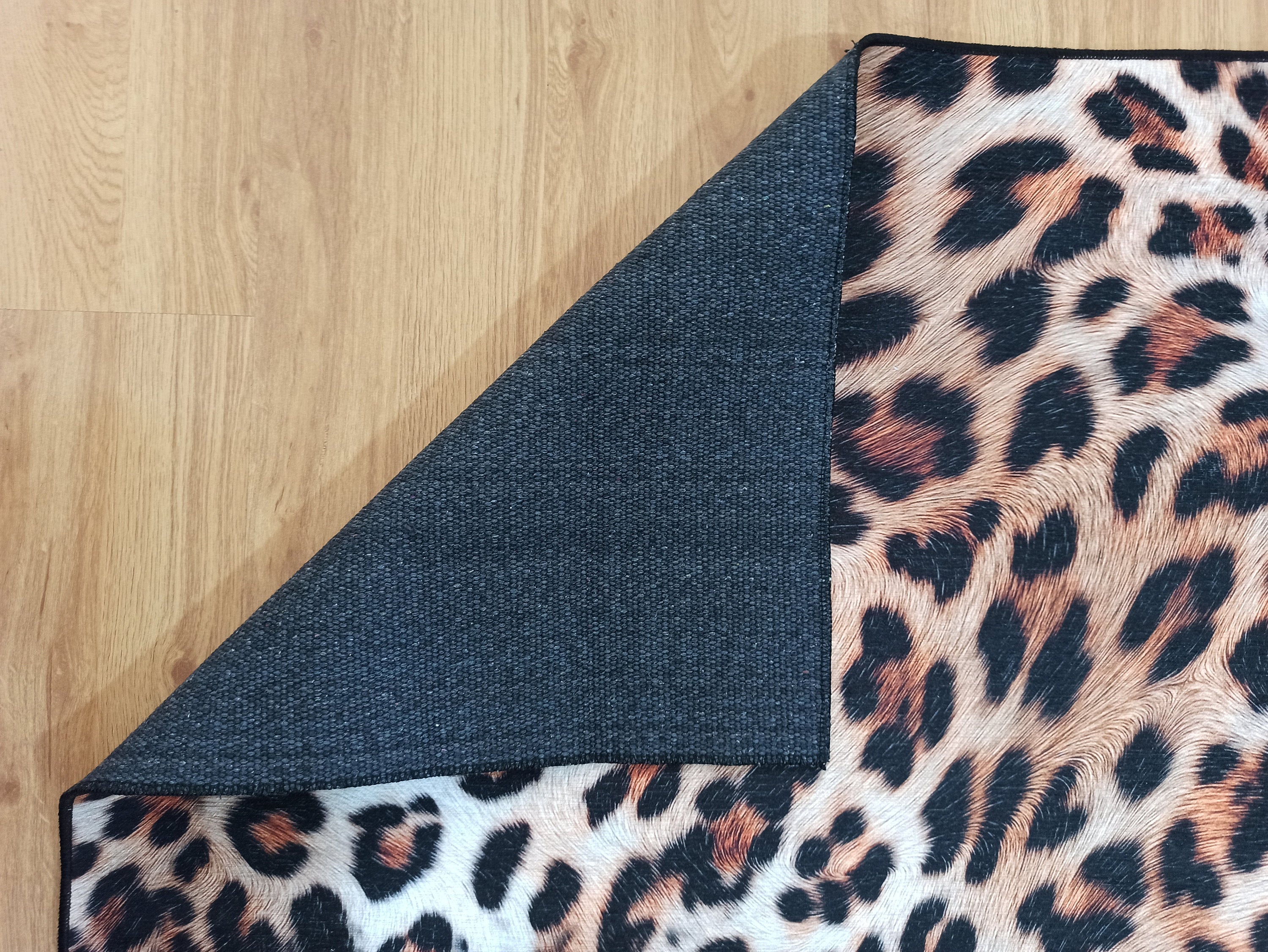 Pars Leopard Leather Pattern Modern Rug