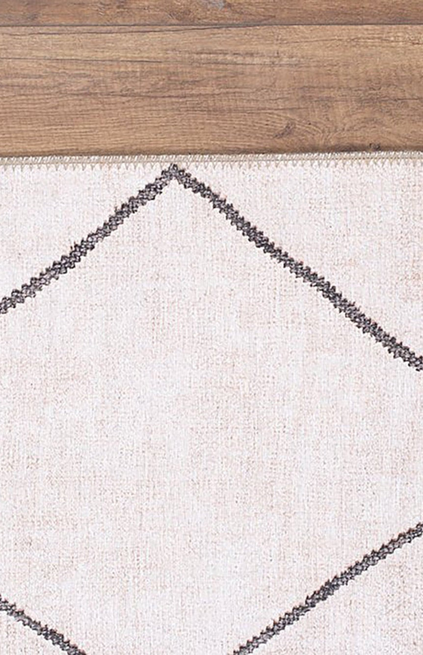 Raha Moroccan Berber Pattern Design Black and White Rug