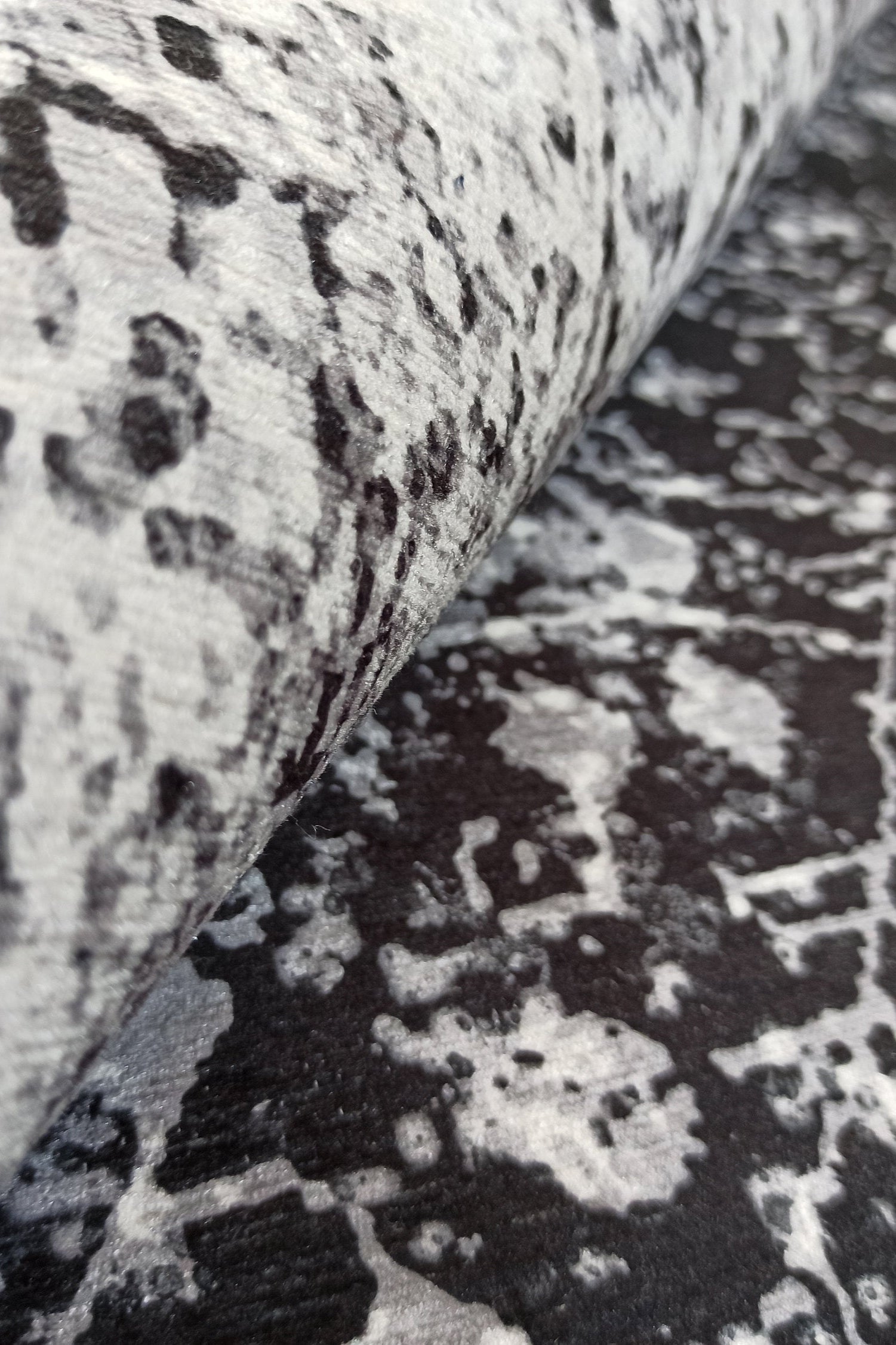 Sala Modern Black Gray Striped Rug