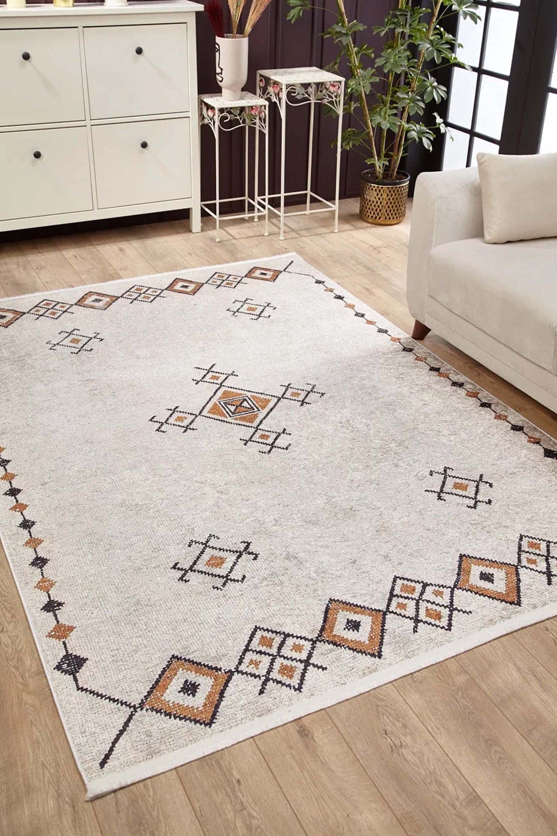 Tayha Turkish Beige Diamond Medallion Rug