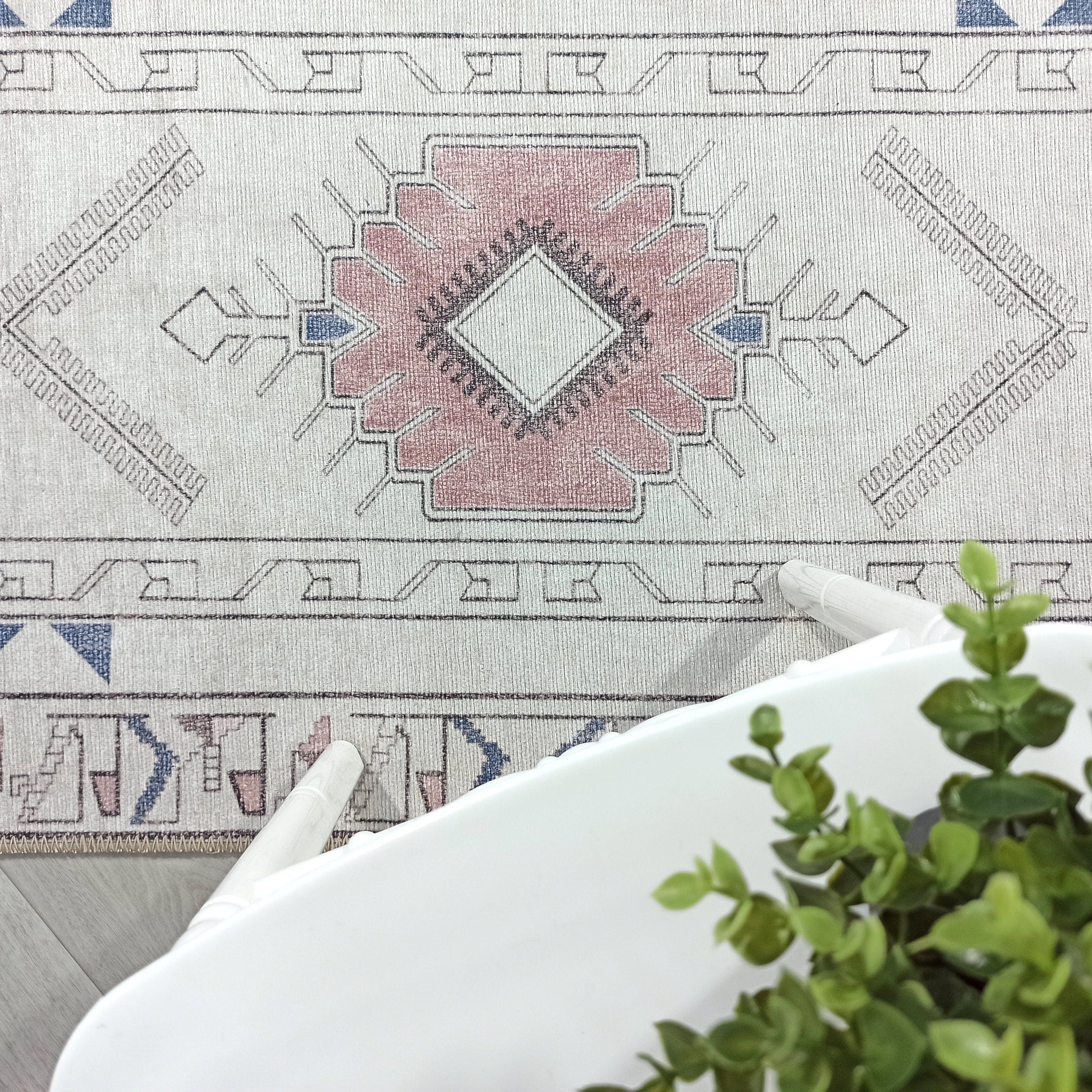 Tuta Rug Turkish Neutral Medallion white Beige Rug