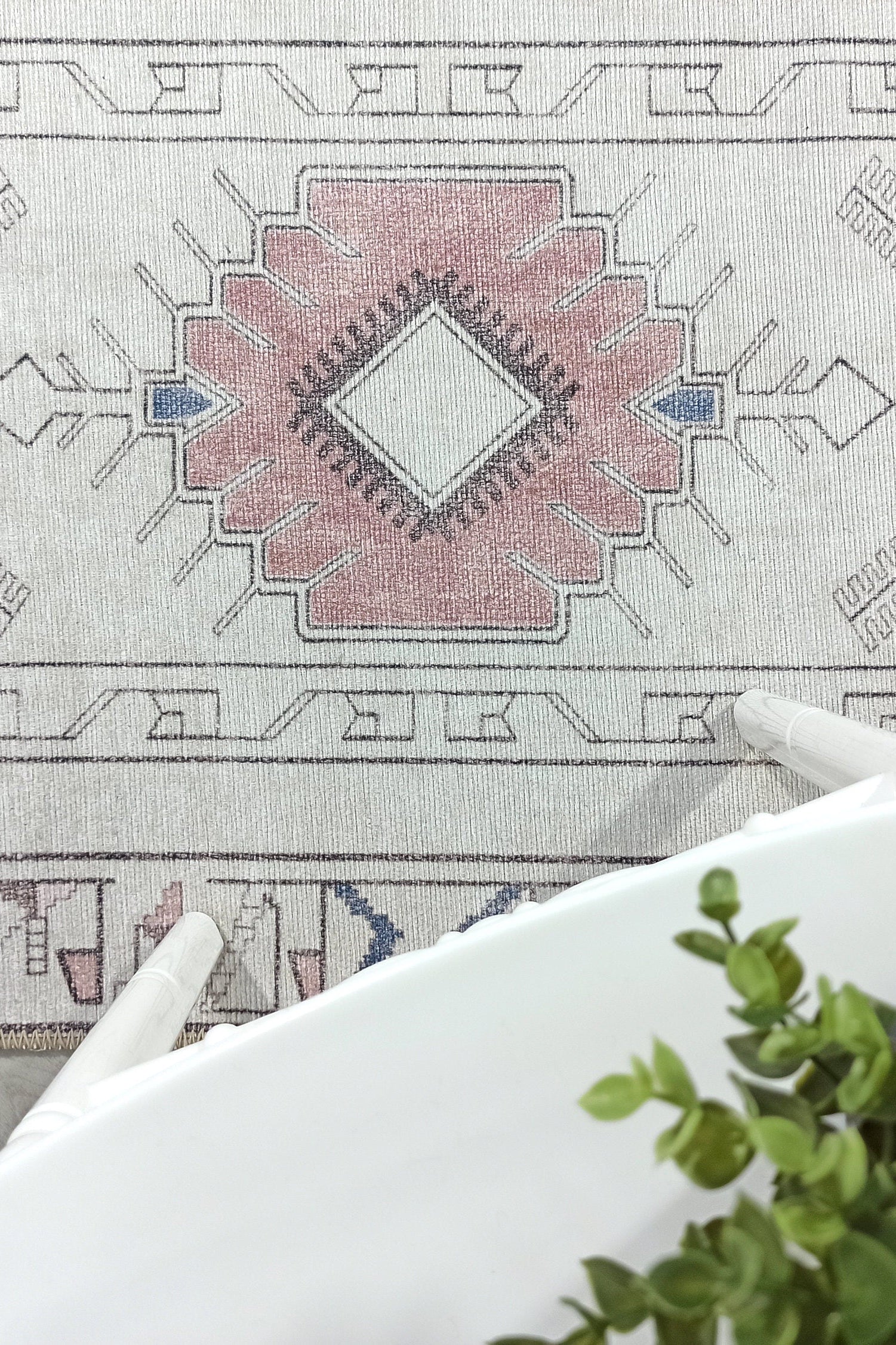 Tuta Rug Turkish Neutral Medallion white Beige Rug