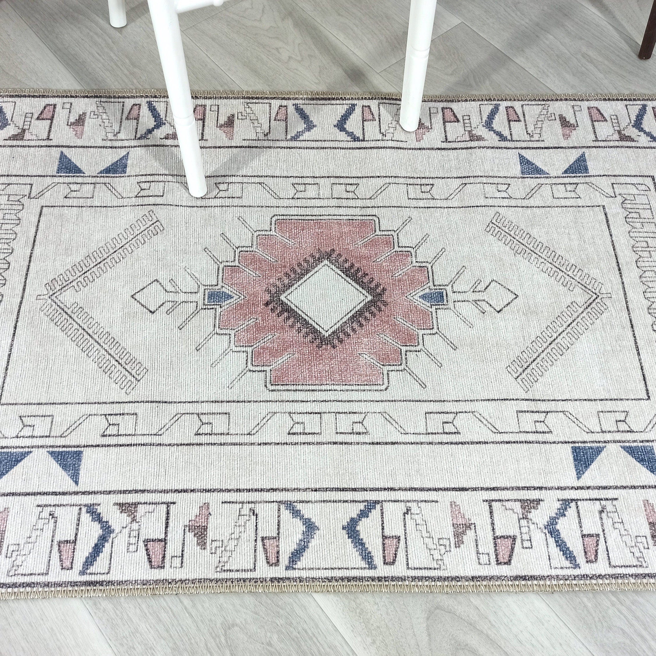 Tuta Rug Turkish Neutral Medallion white Beige Rug