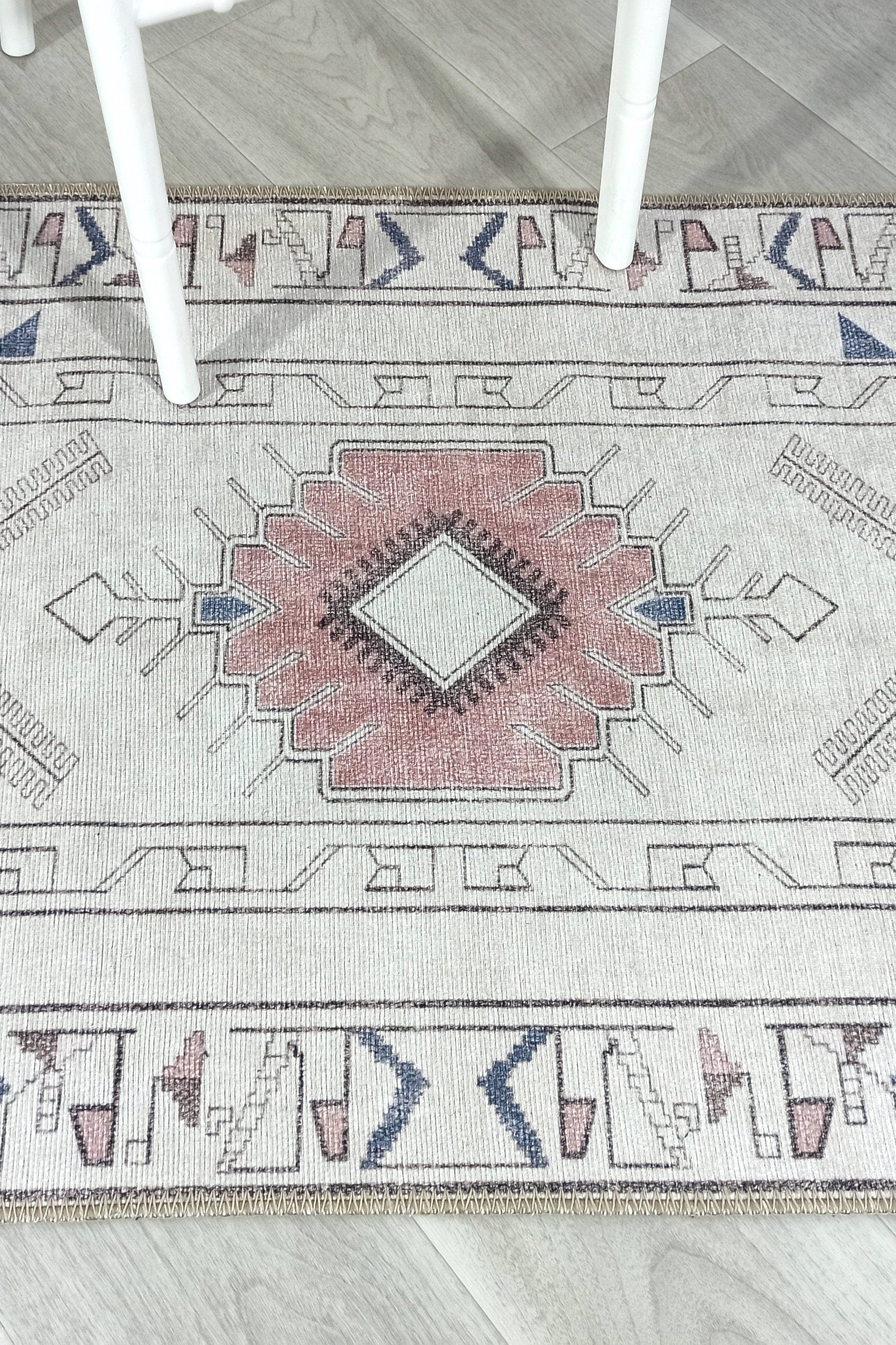 Tuta Rug Turkish Neutral Medallion white Beige Rug