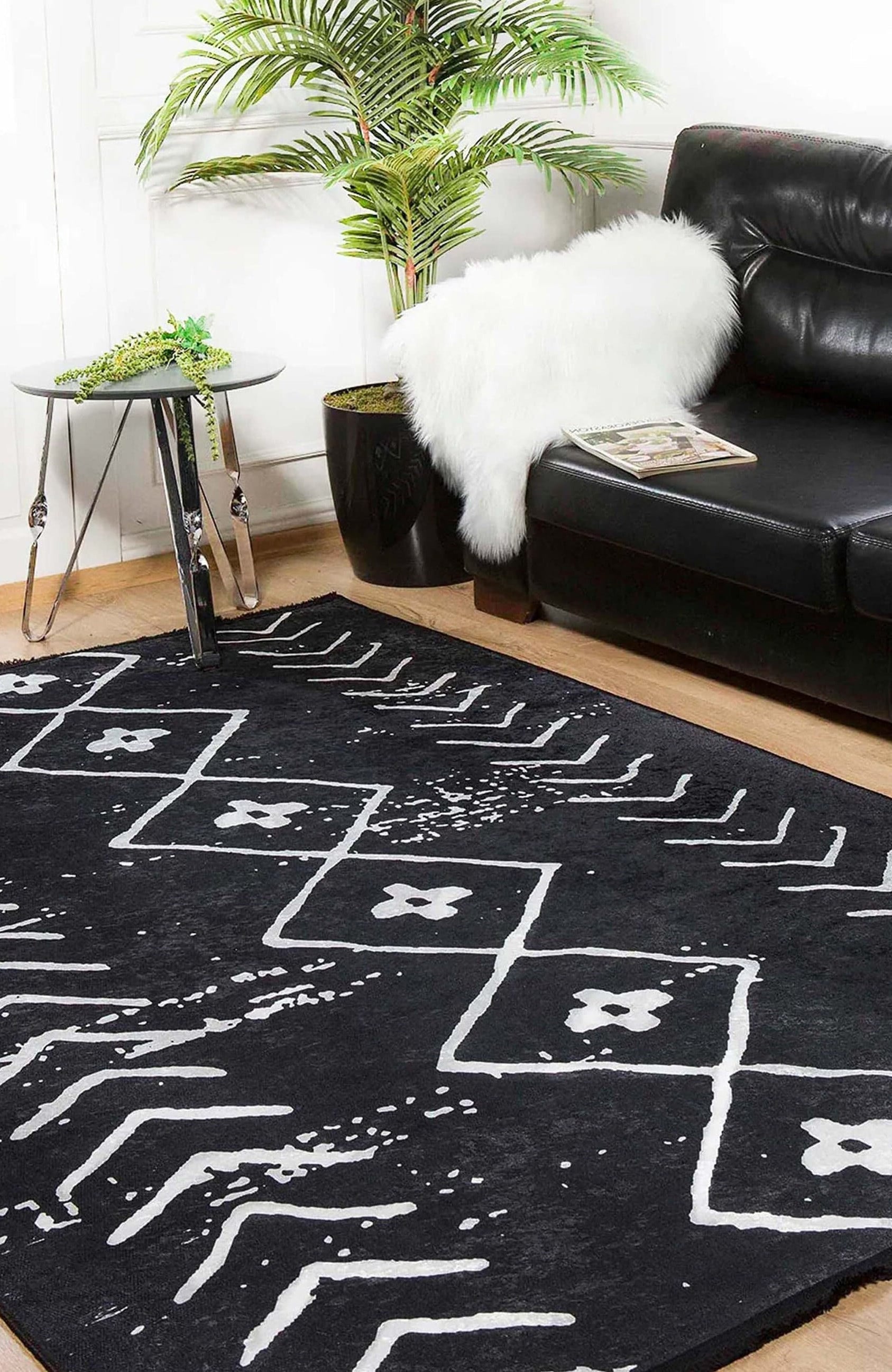 Zagra Moroccan White Black Rug