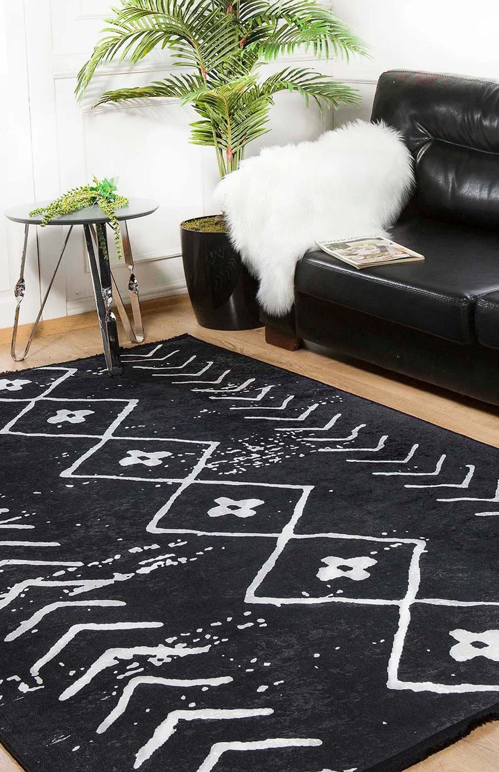 Zagra Moroccan White Black Rug