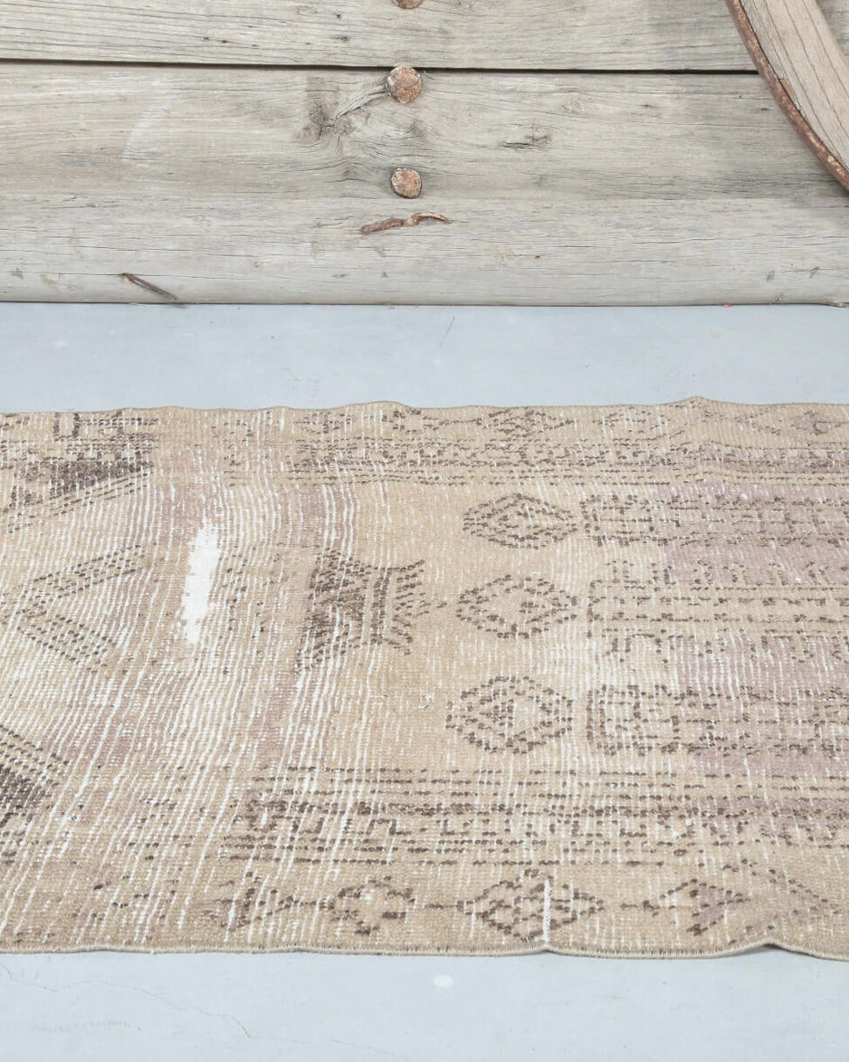 Anatolian Runner Rug in wool – 1960s piece from Anatolia, Turkey | Fame Rugs